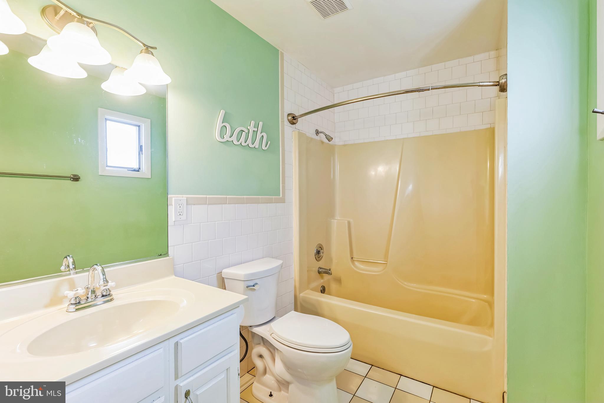 CEDAR BEACH - Residential