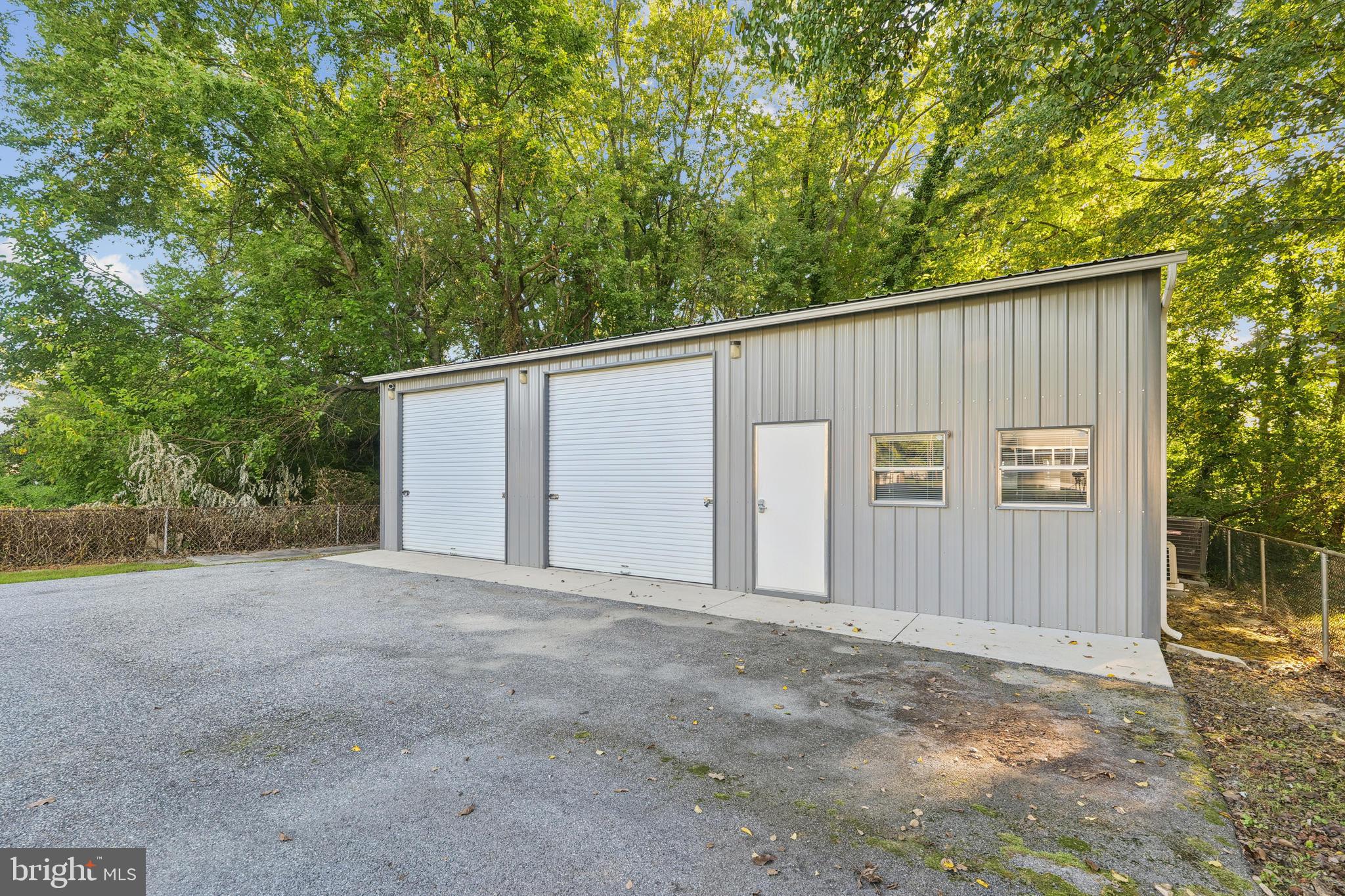 CEDAR BEACH - Residential