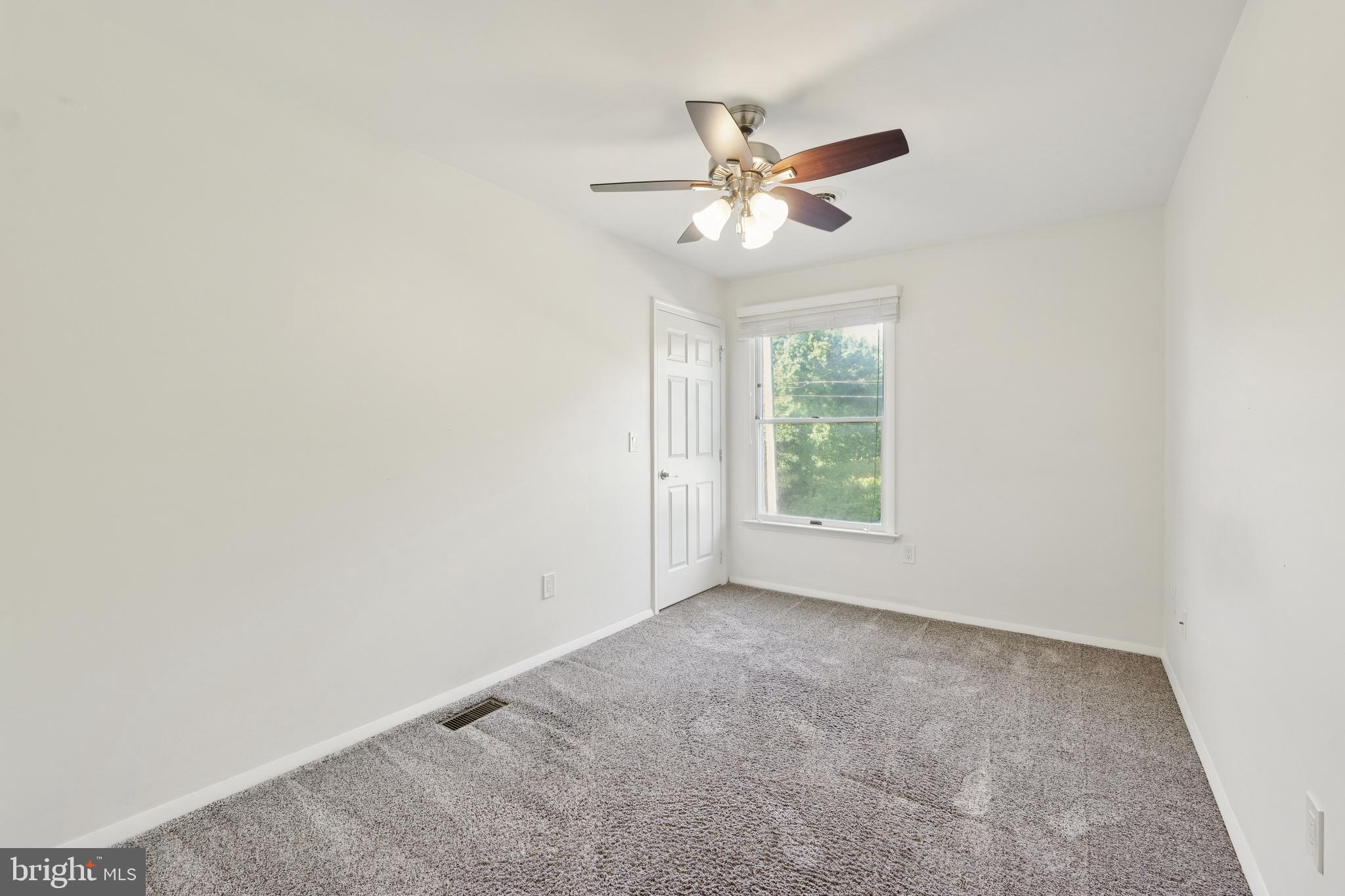 CEDAR BEACH - Residential