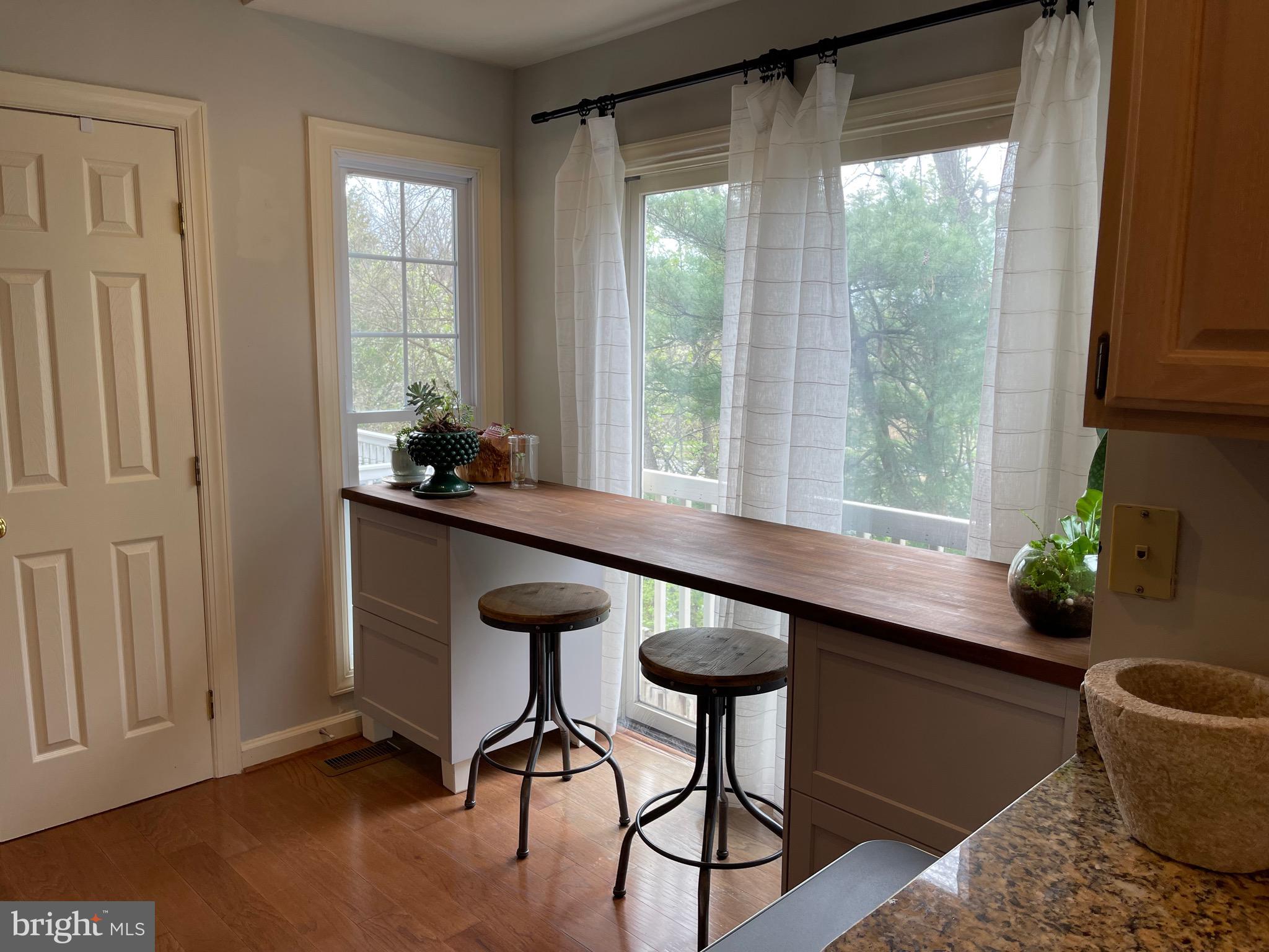 DECOVERLY ADVENTURE - Residential Lease