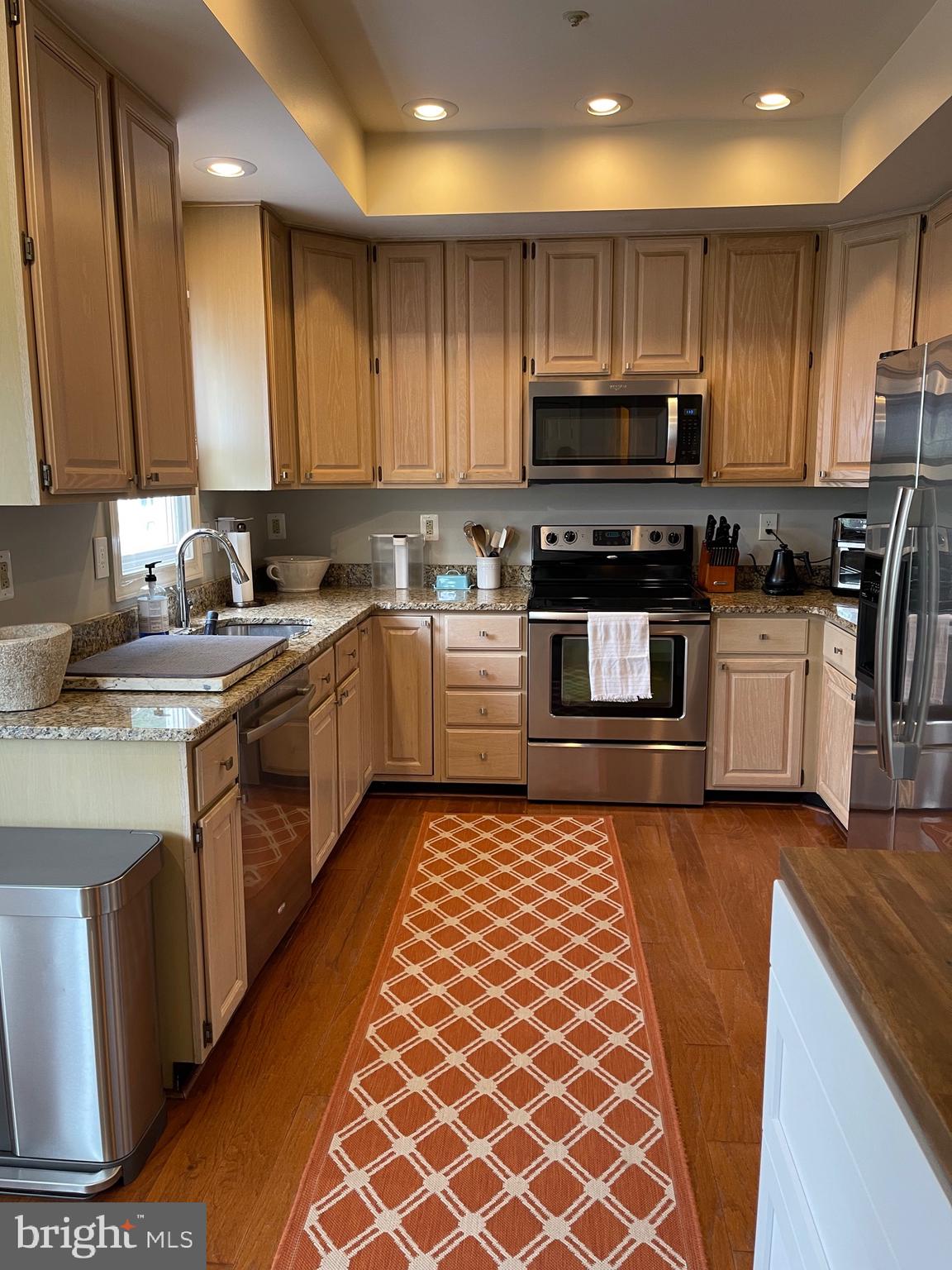 DECOVERLY ADVENTURE - Residential Lease