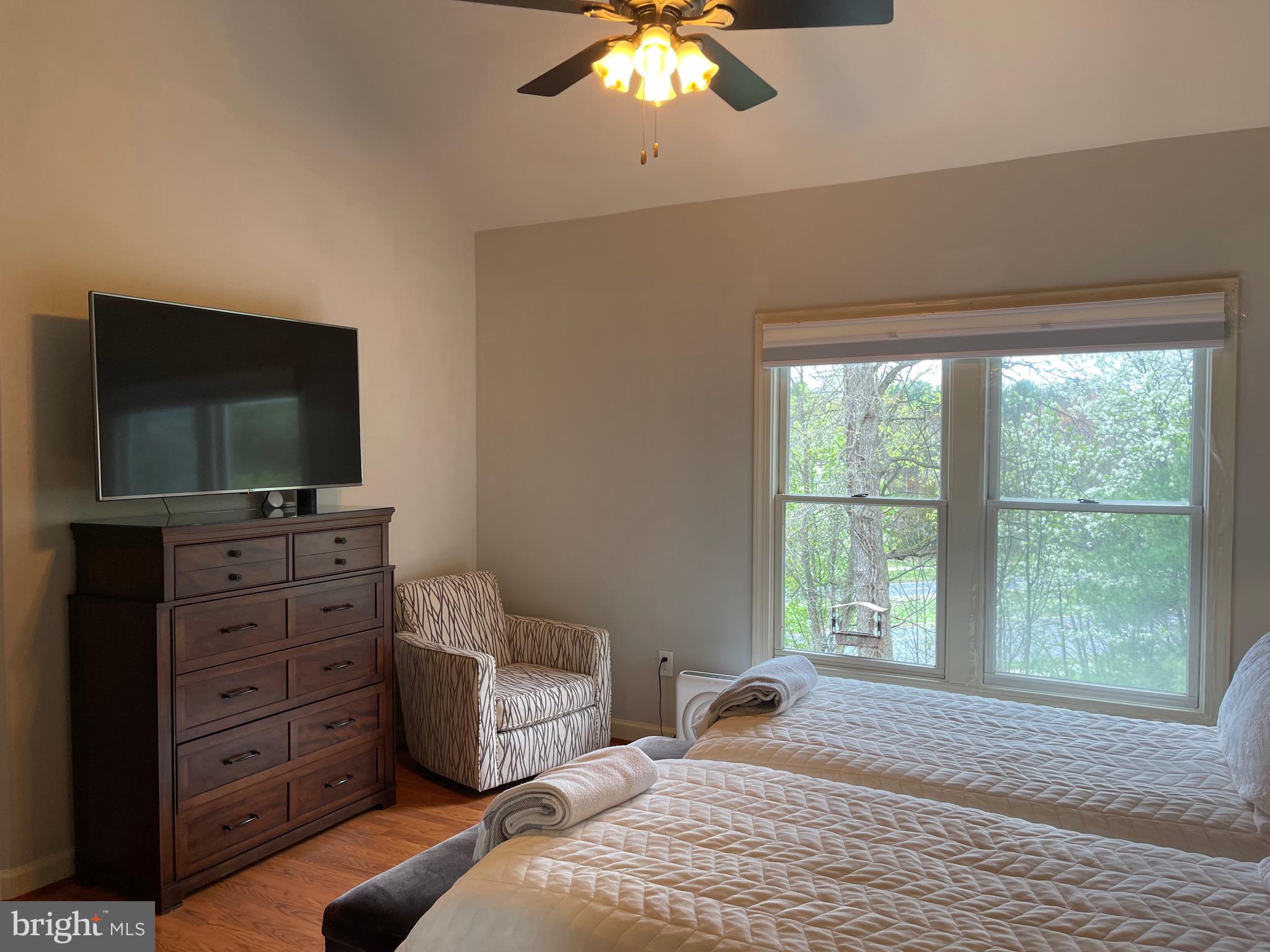 DECOVERLY ADVENTURE - Residential Lease