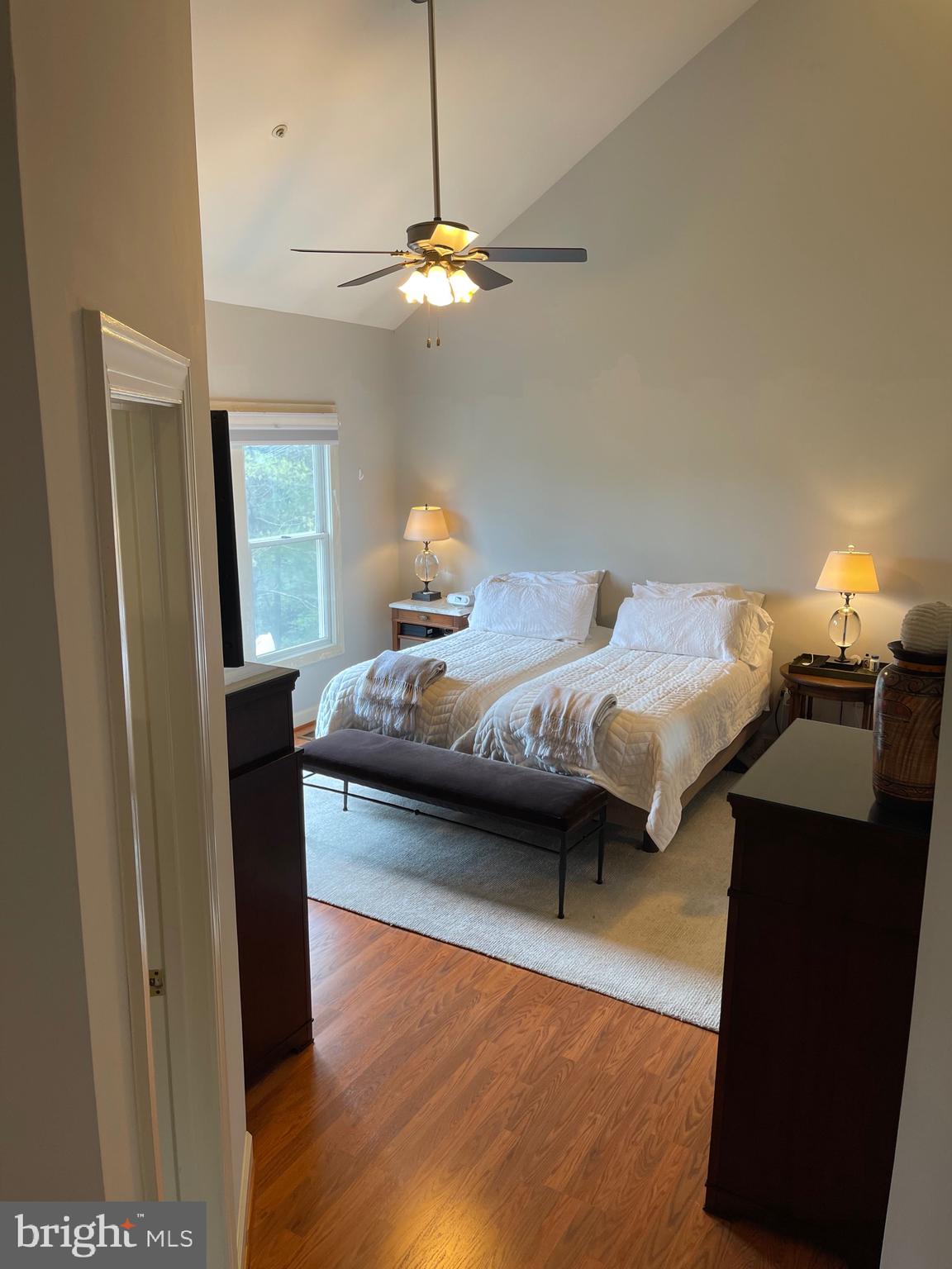 DECOVERLY ADVENTURE - Residential Lease