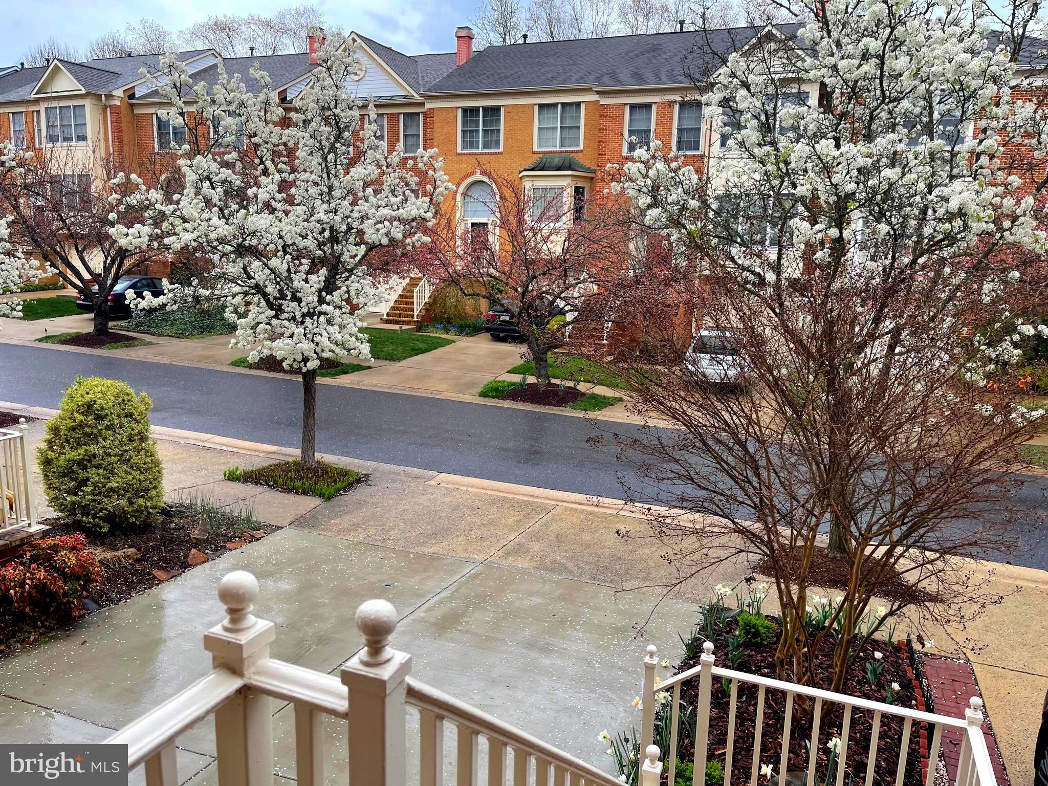 DECOVERLY ADVENTURE - Residential Lease