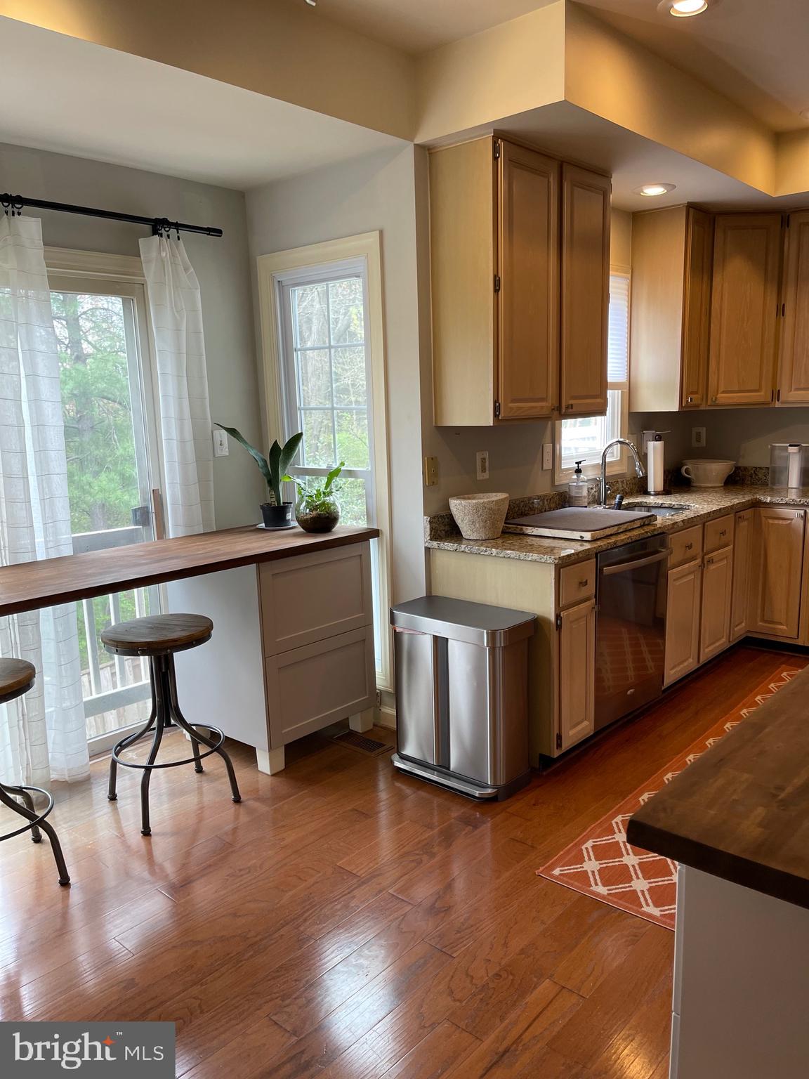 DECOVERLY ADVENTURE - Residential Lease