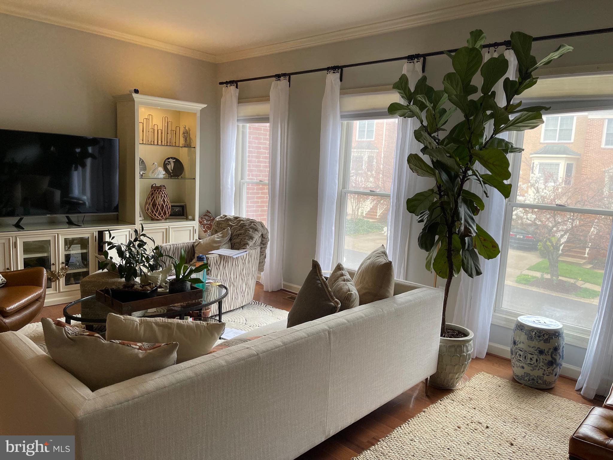 DECOVERLY ADVENTURE - Residential Lease