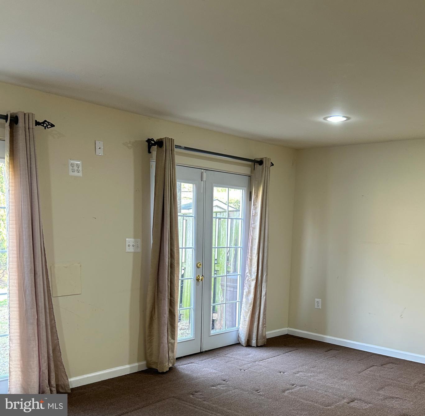 LONGMEAD - Residential