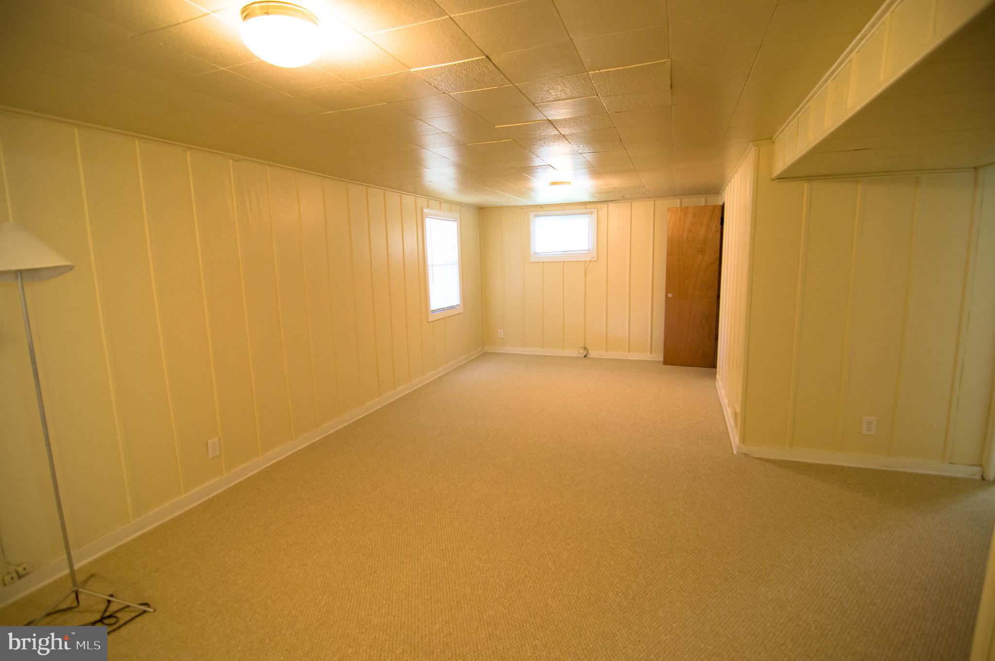 MADISON MANOR - Residential Lease