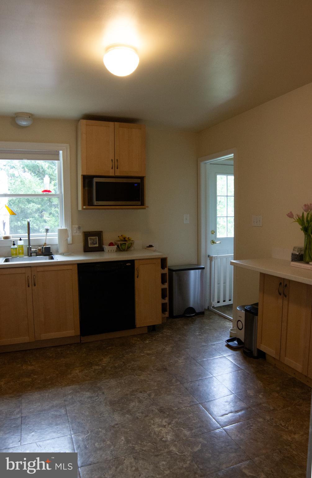 MADISON MANOR - Residential Lease