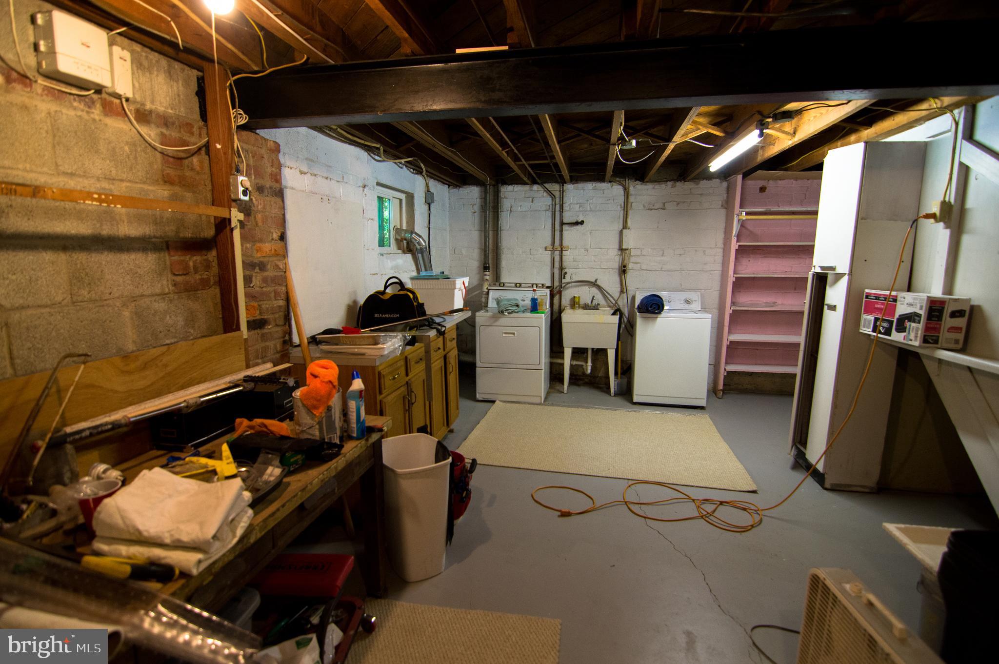 MADISON MANOR - Residential Lease