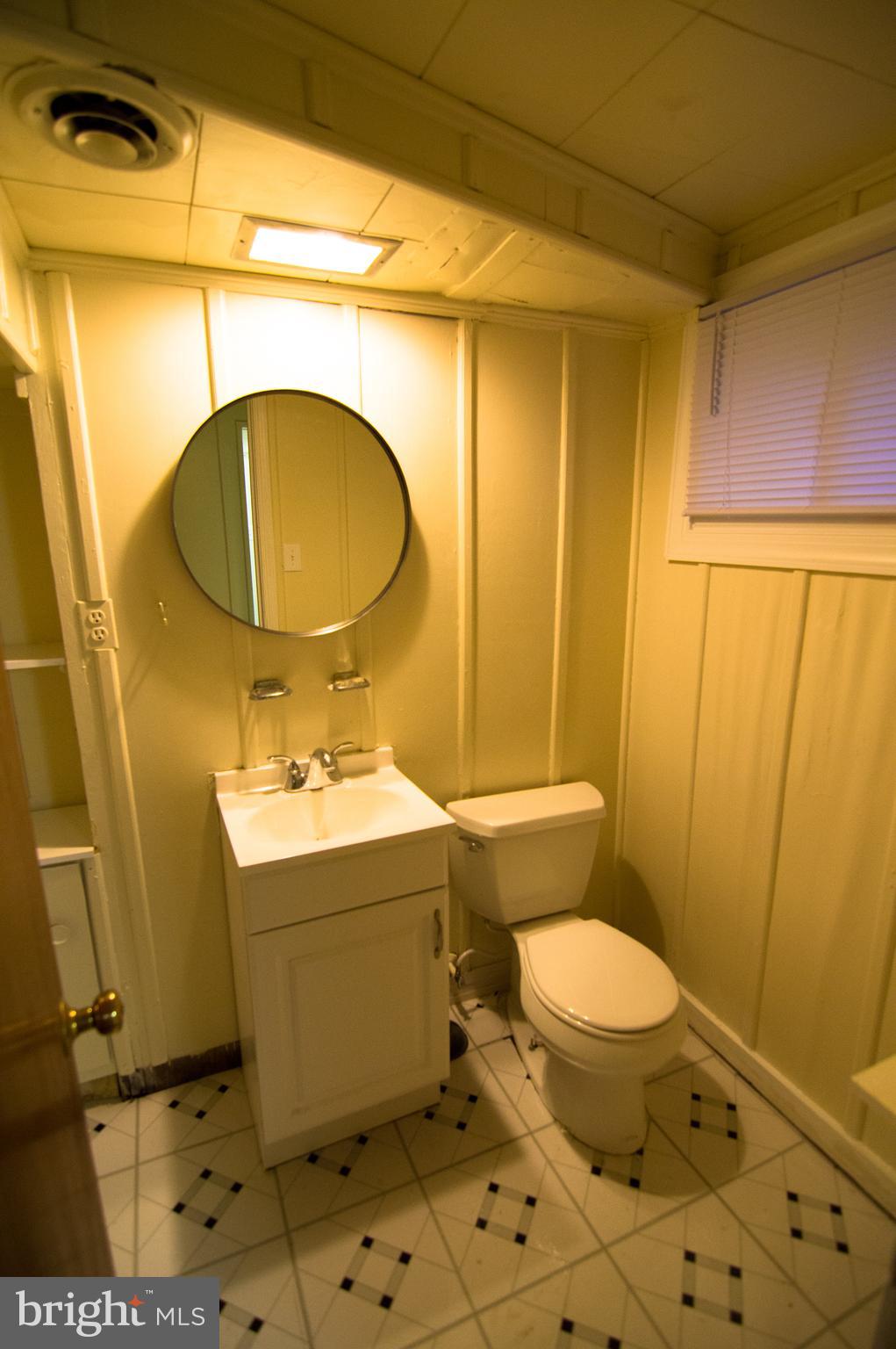 MADISON MANOR - Residential Lease