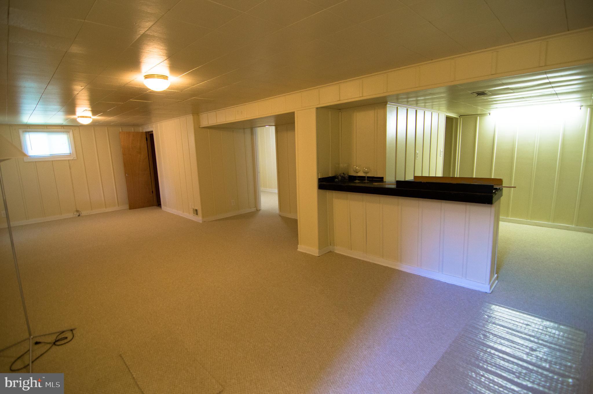 MADISON MANOR - Residential Lease