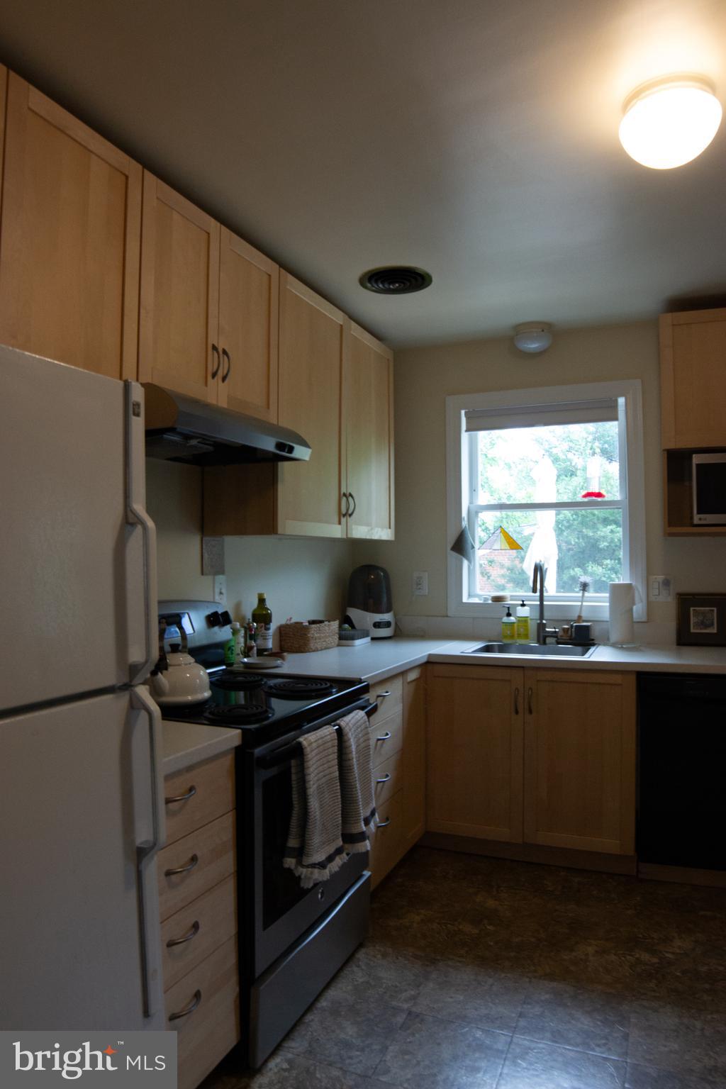 MADISON MANOR - Residential Lease