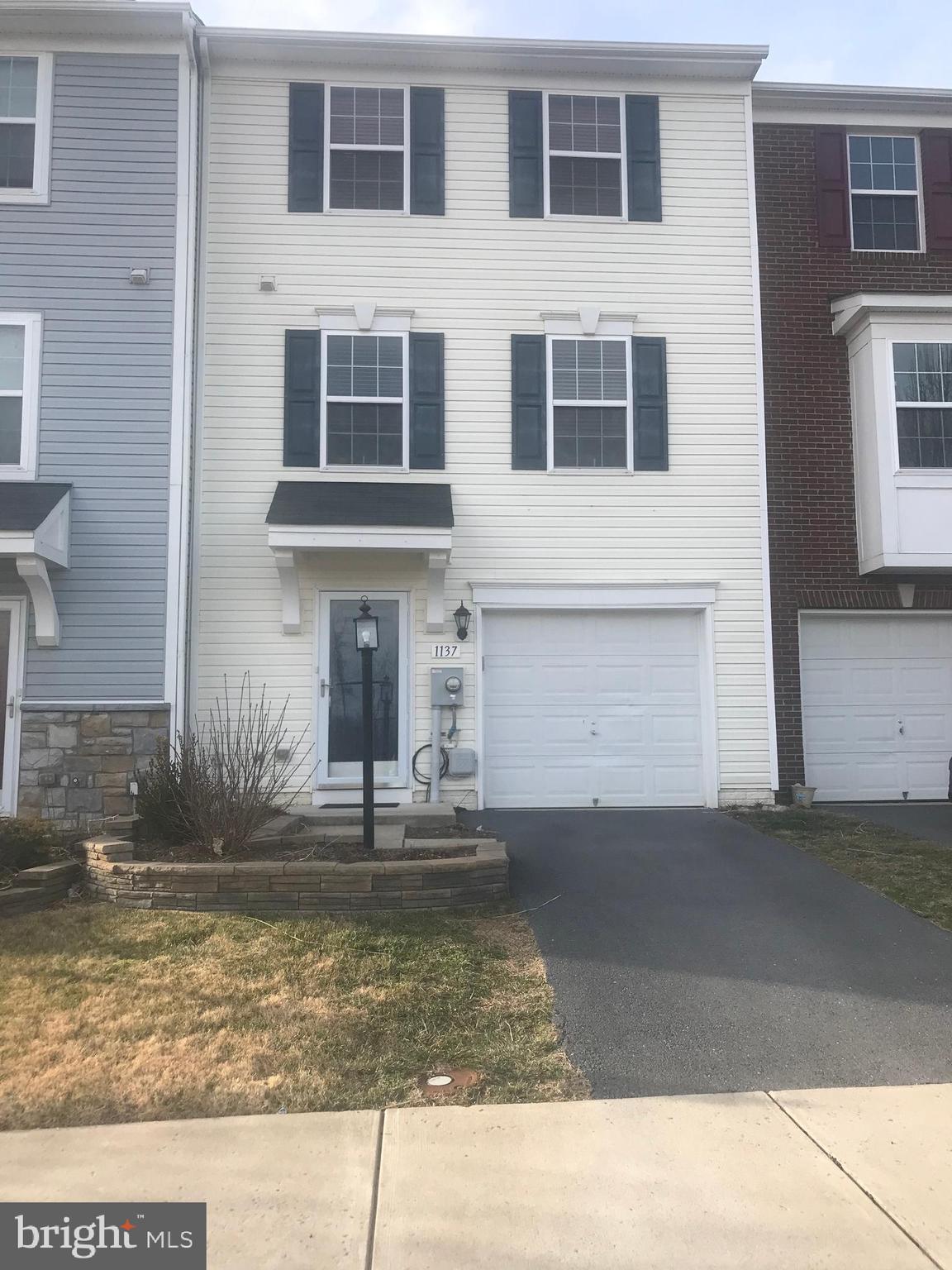 LAKELAND PLACE - Residential