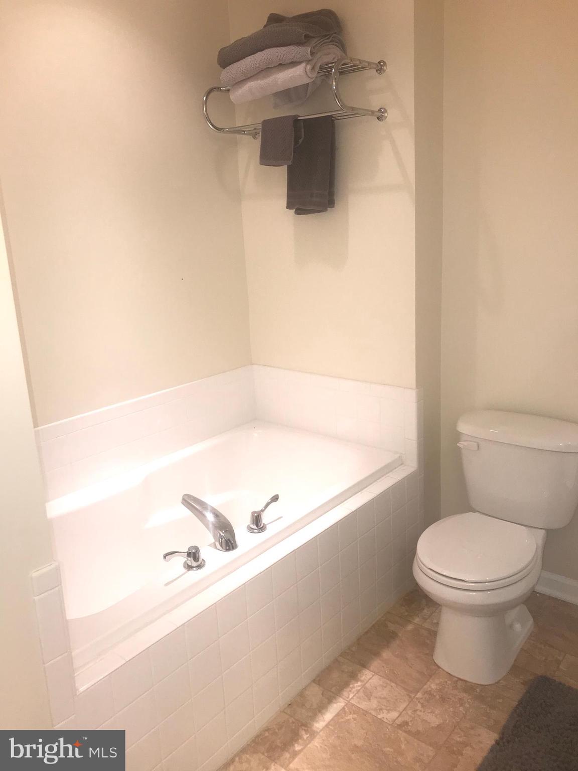 LAKELAND PLACE - Residential