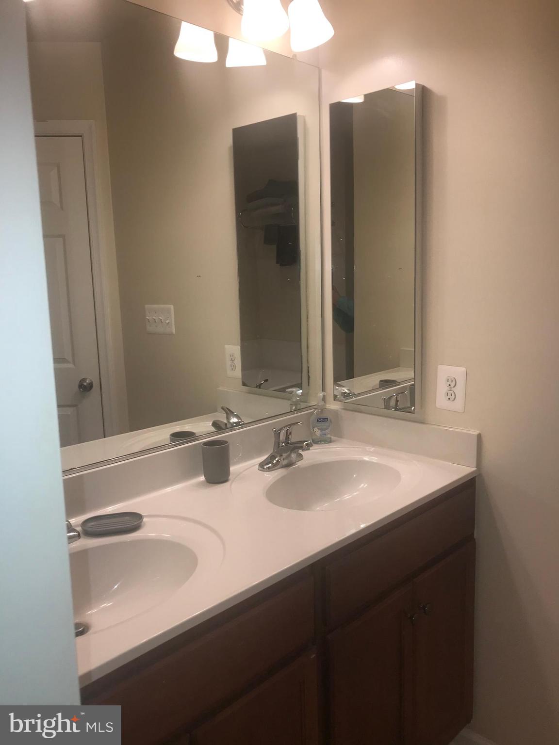 LAKELAND PLACE - Residential