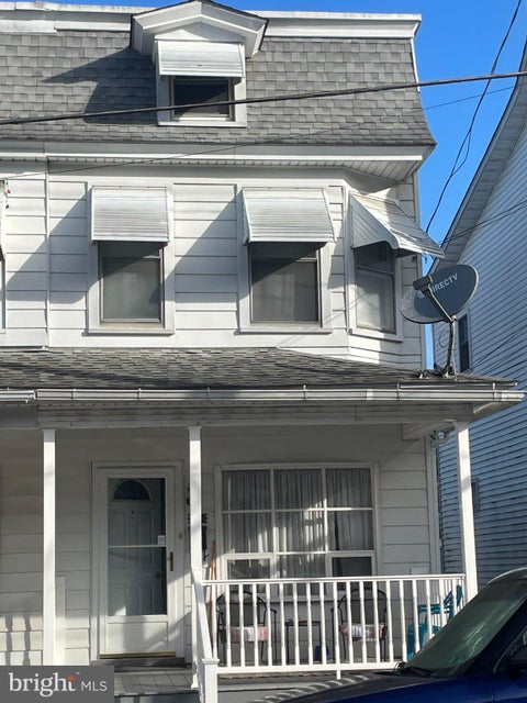 Townhouse For Sale - 217 E Main Street<br/> TREMONT, PA 17981