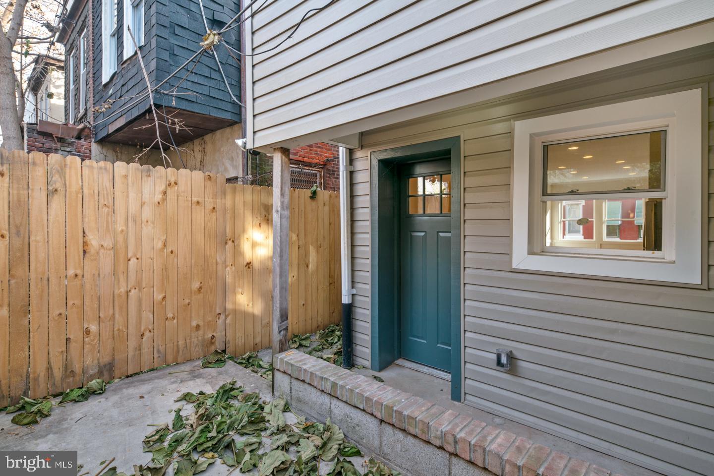 TEMPLE UNIVERSITY - Residential Lease