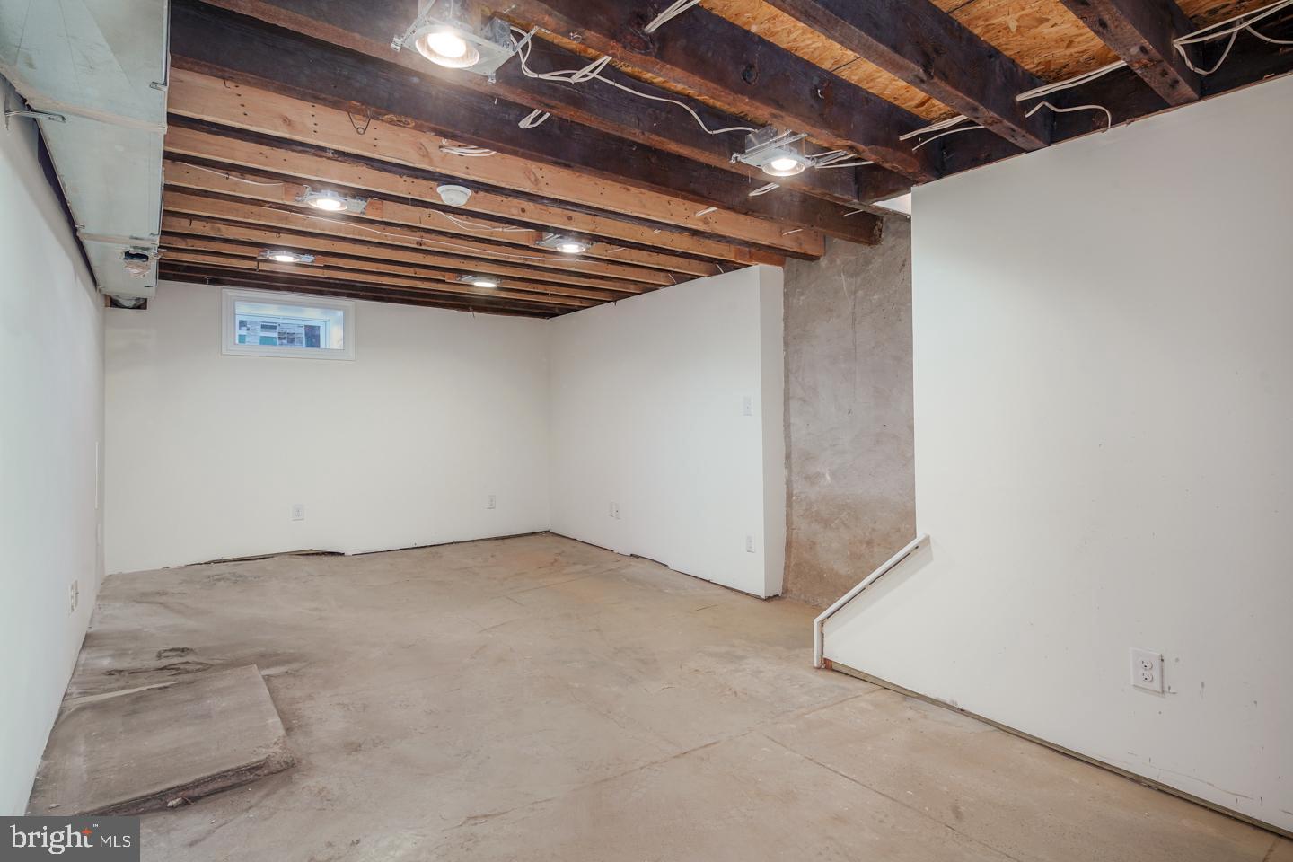 TEMPLE UNIVERSITY - Residential Lease