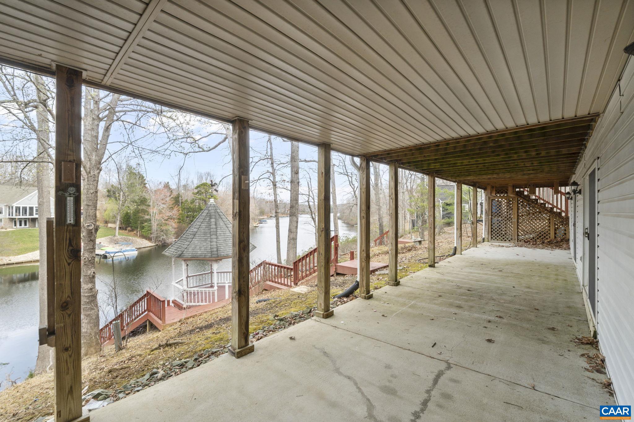 LAKE MONTICELLO - Residential