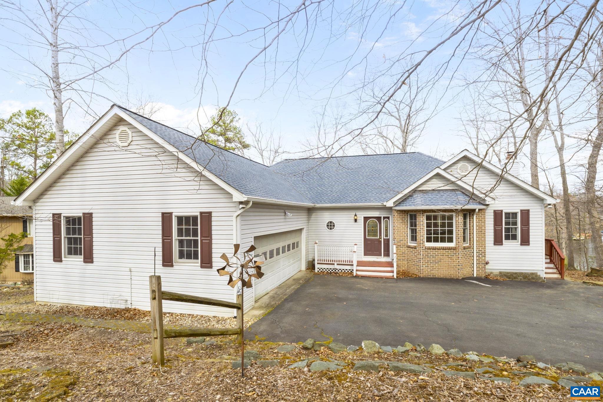 LAKE MONTICELLO - Residential