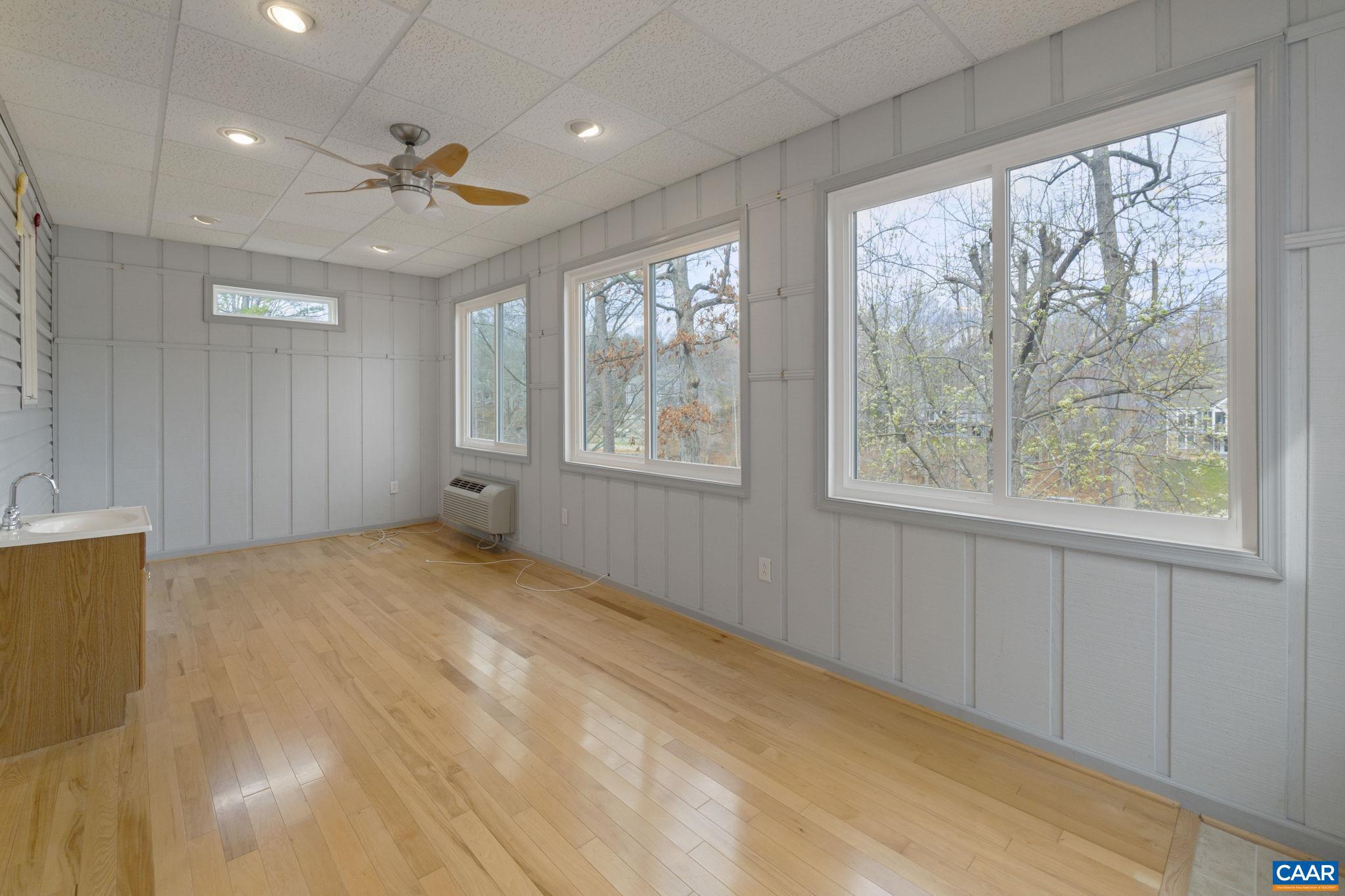 LAKE MONTICELLO - Residential