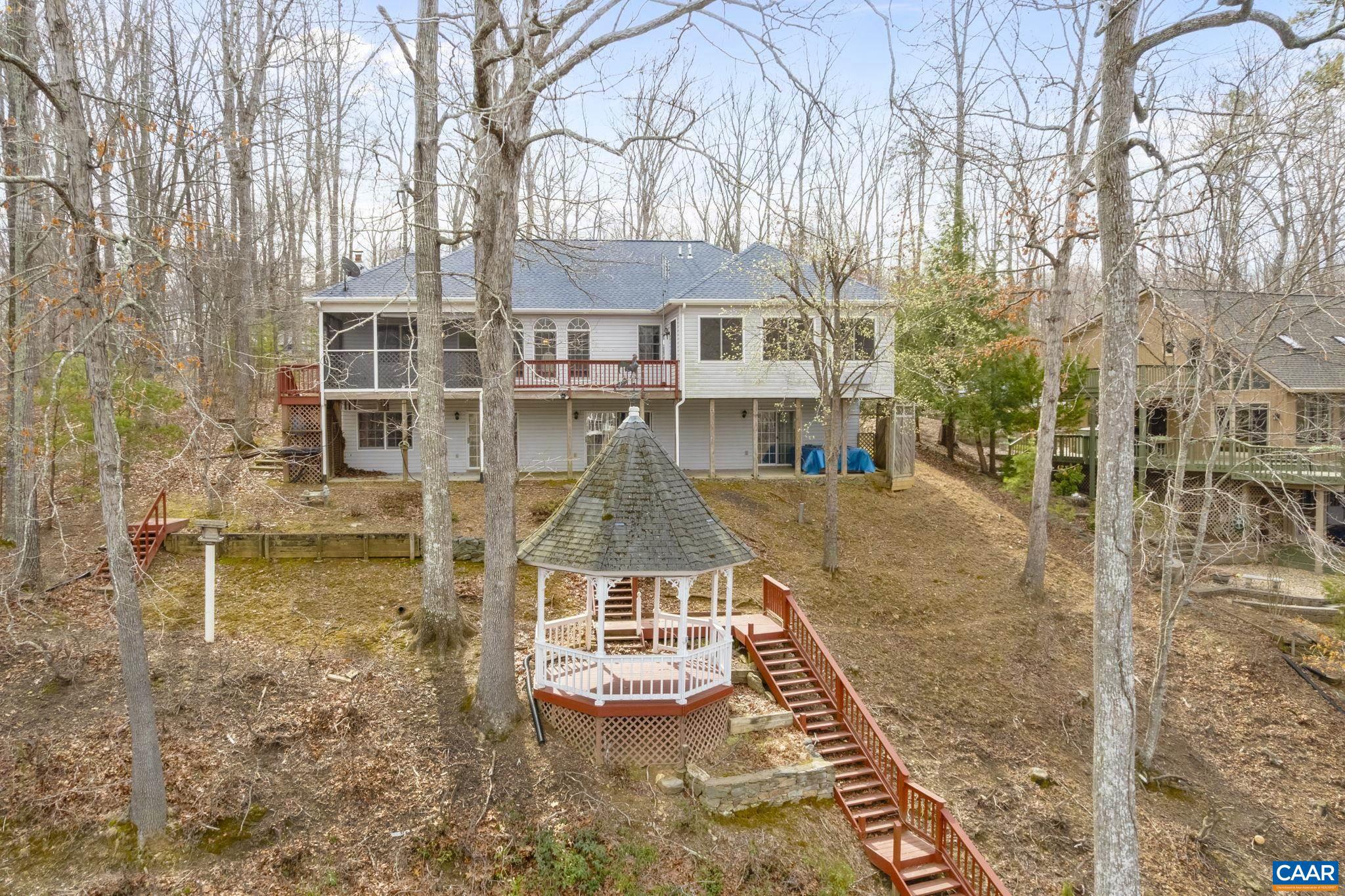 LAKE MONTICELLO - Residential