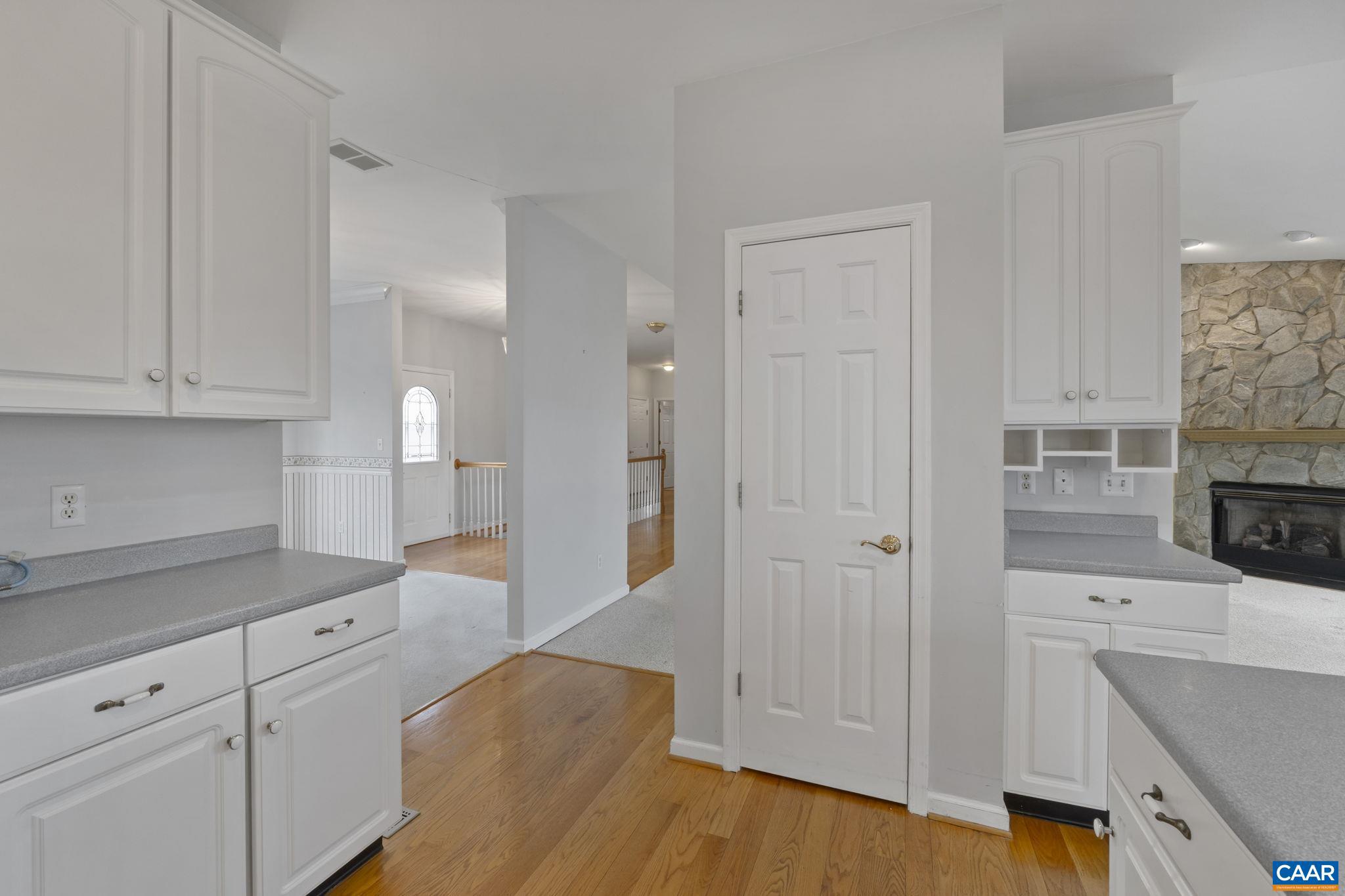 LAKE MONTICELLO - Residential