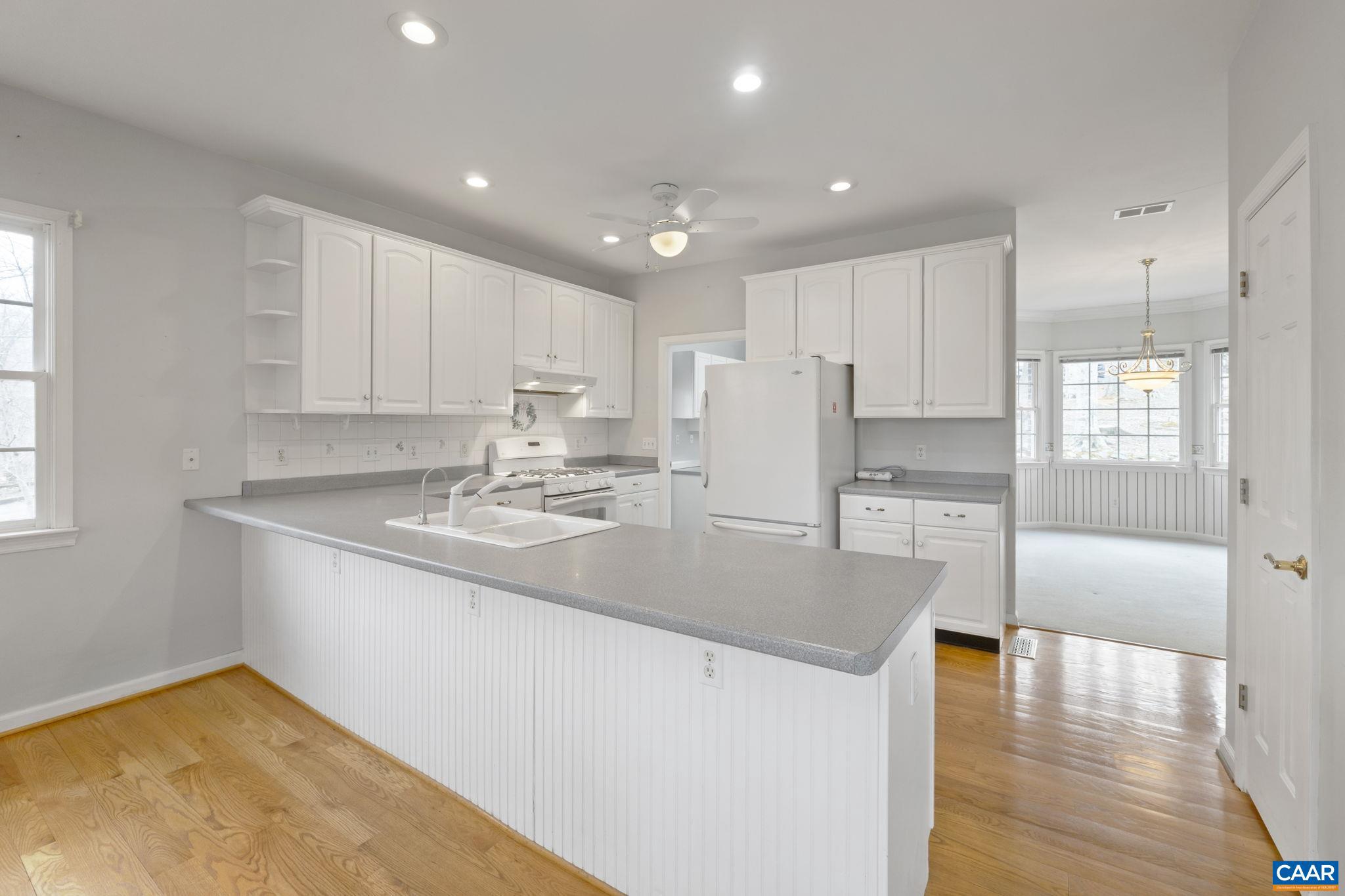 LAKE MONTICELLO - Residential