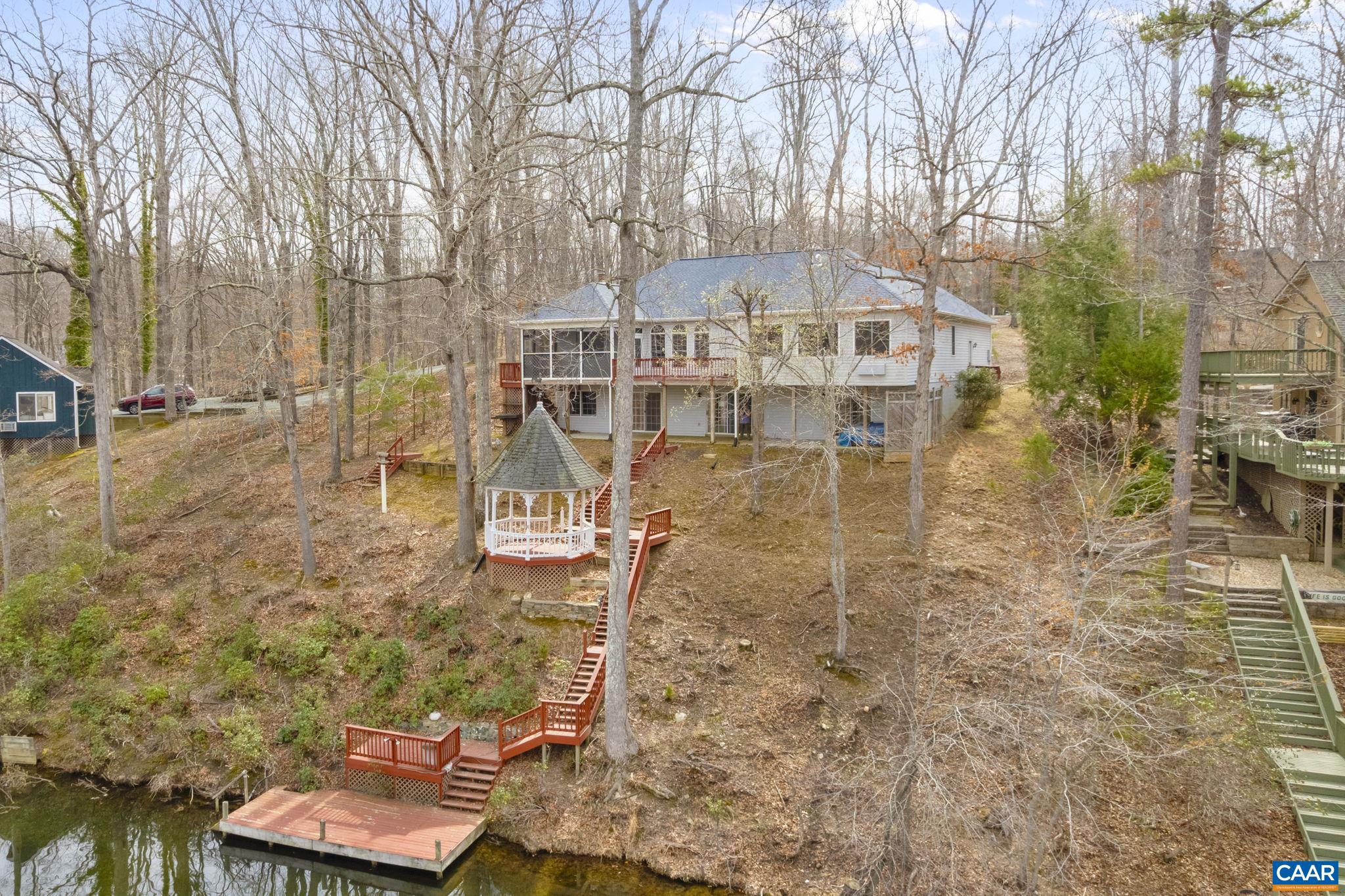 LAKE MONTICELLO - Residential