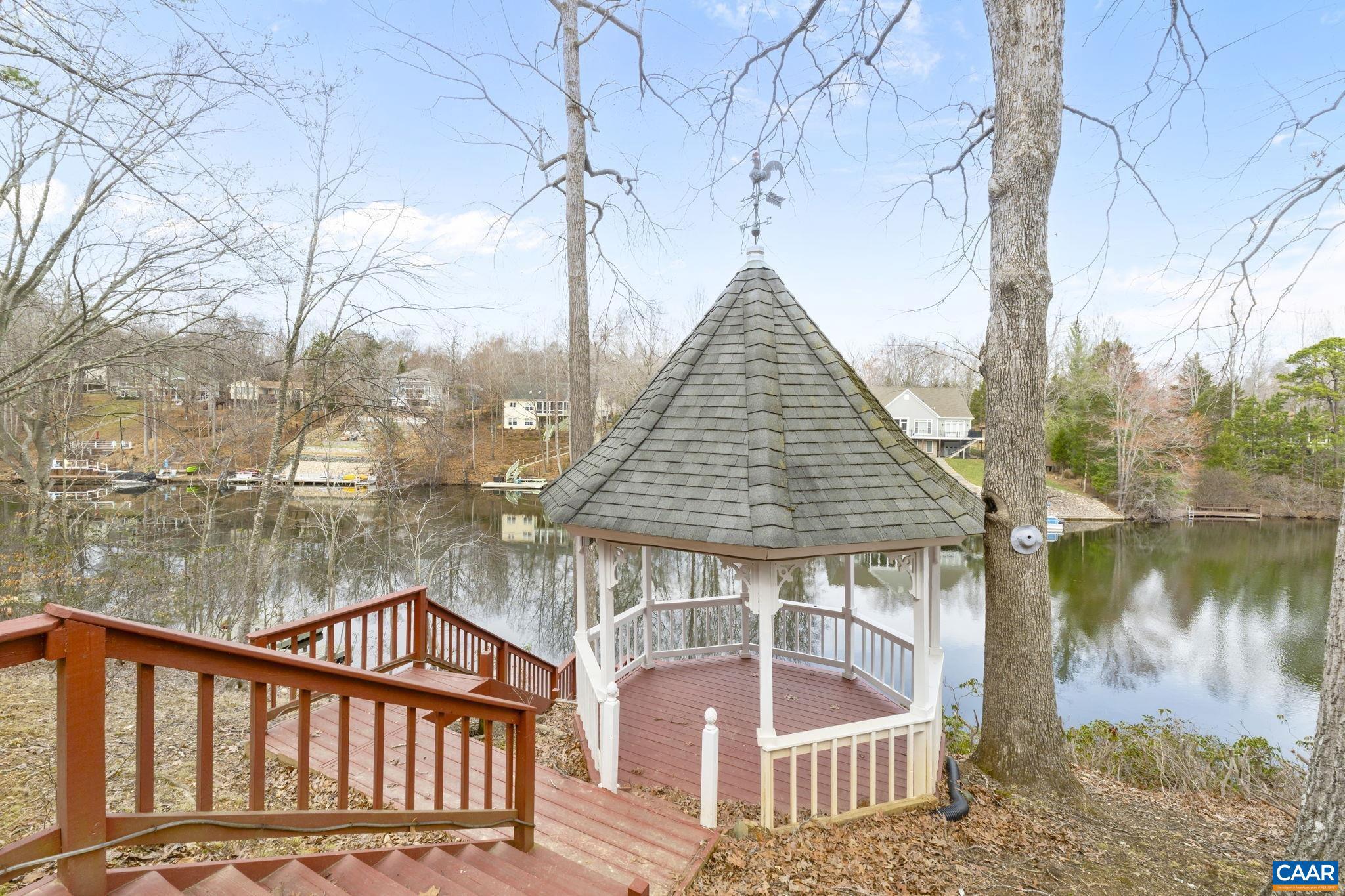 LAKE MONTICELLO - Residential