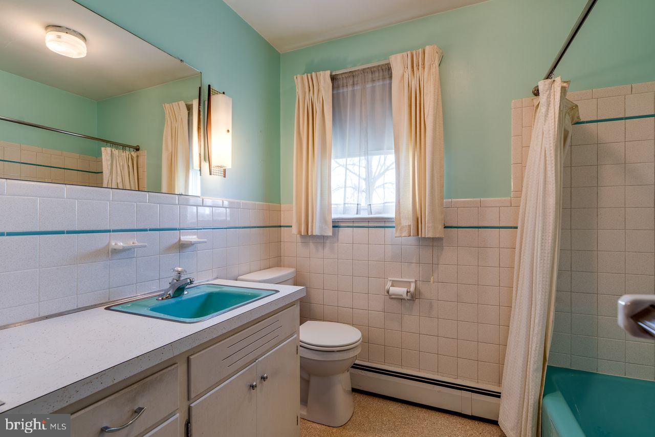 SPRING MANOR - Residential