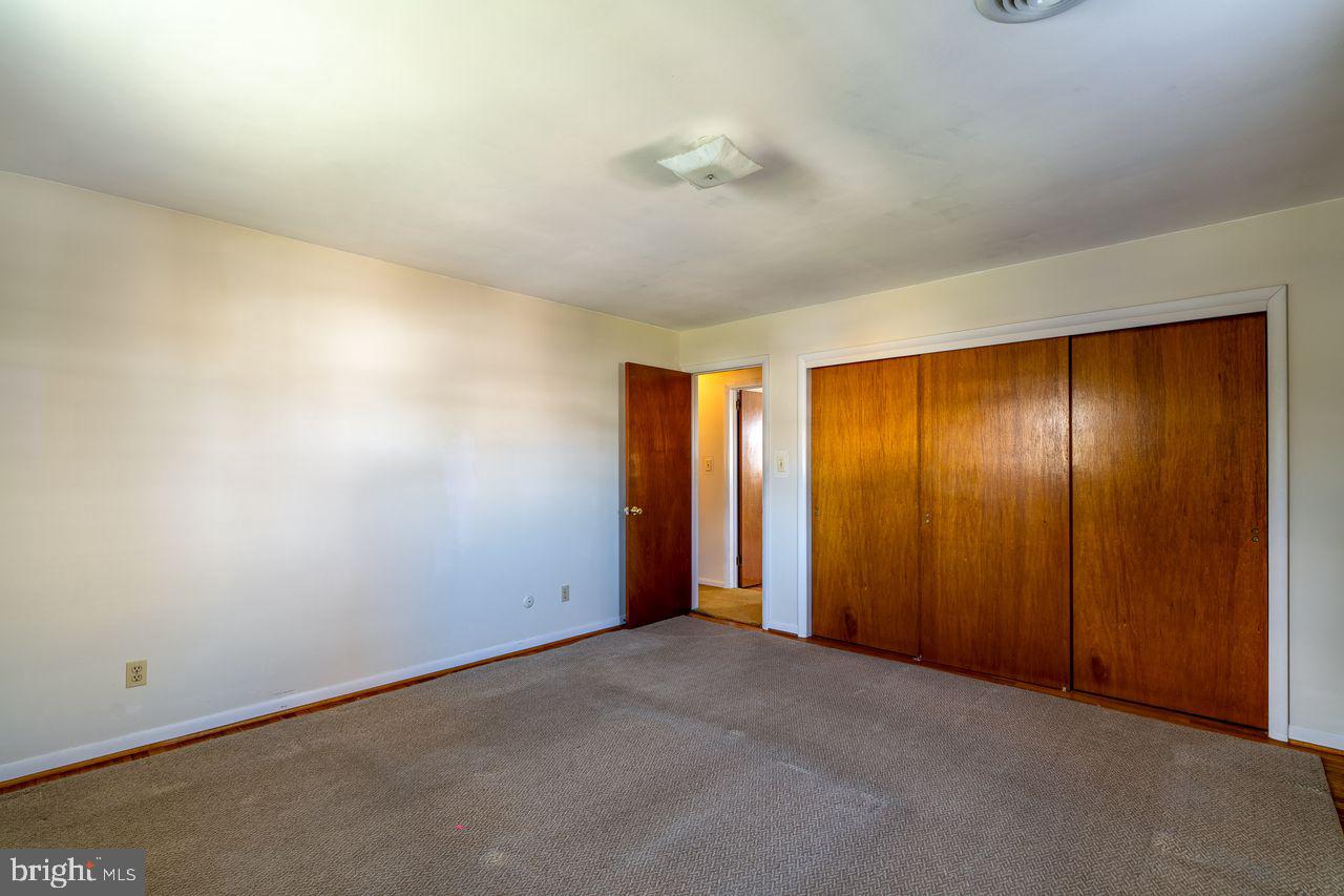 SPRING MANOR - Residential