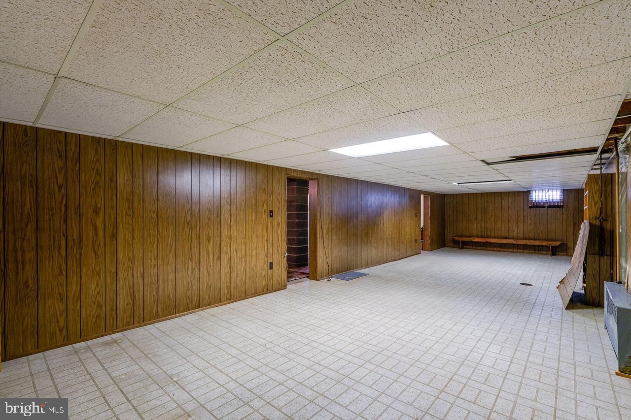 SPRING MANOR - Residential