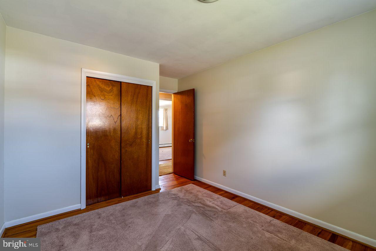 SPRING MANOR - Residential