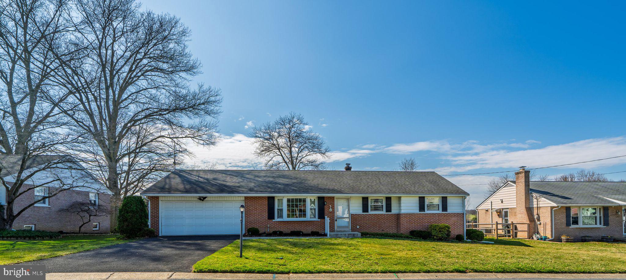 SPRING MANOR - Residential