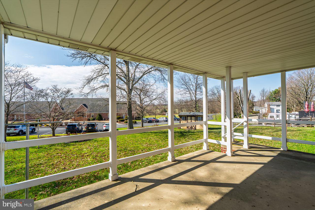 SPRING MANOR - Residential