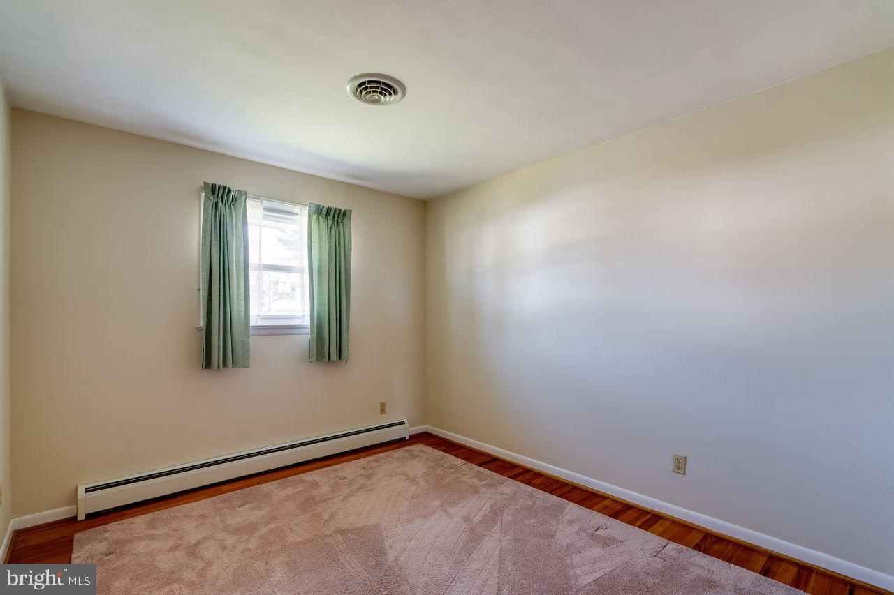 SPRING MANOR - Residential