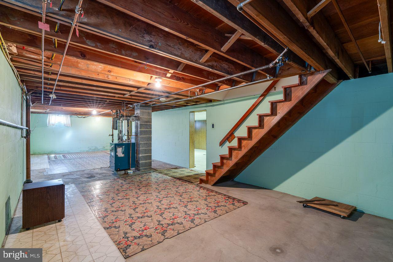 SPRING MANOR - Residential