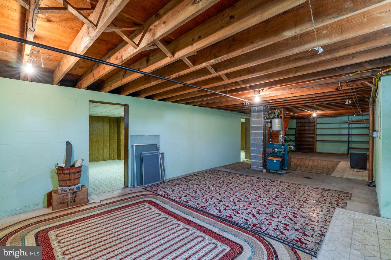 SPRING MANOR - Residential