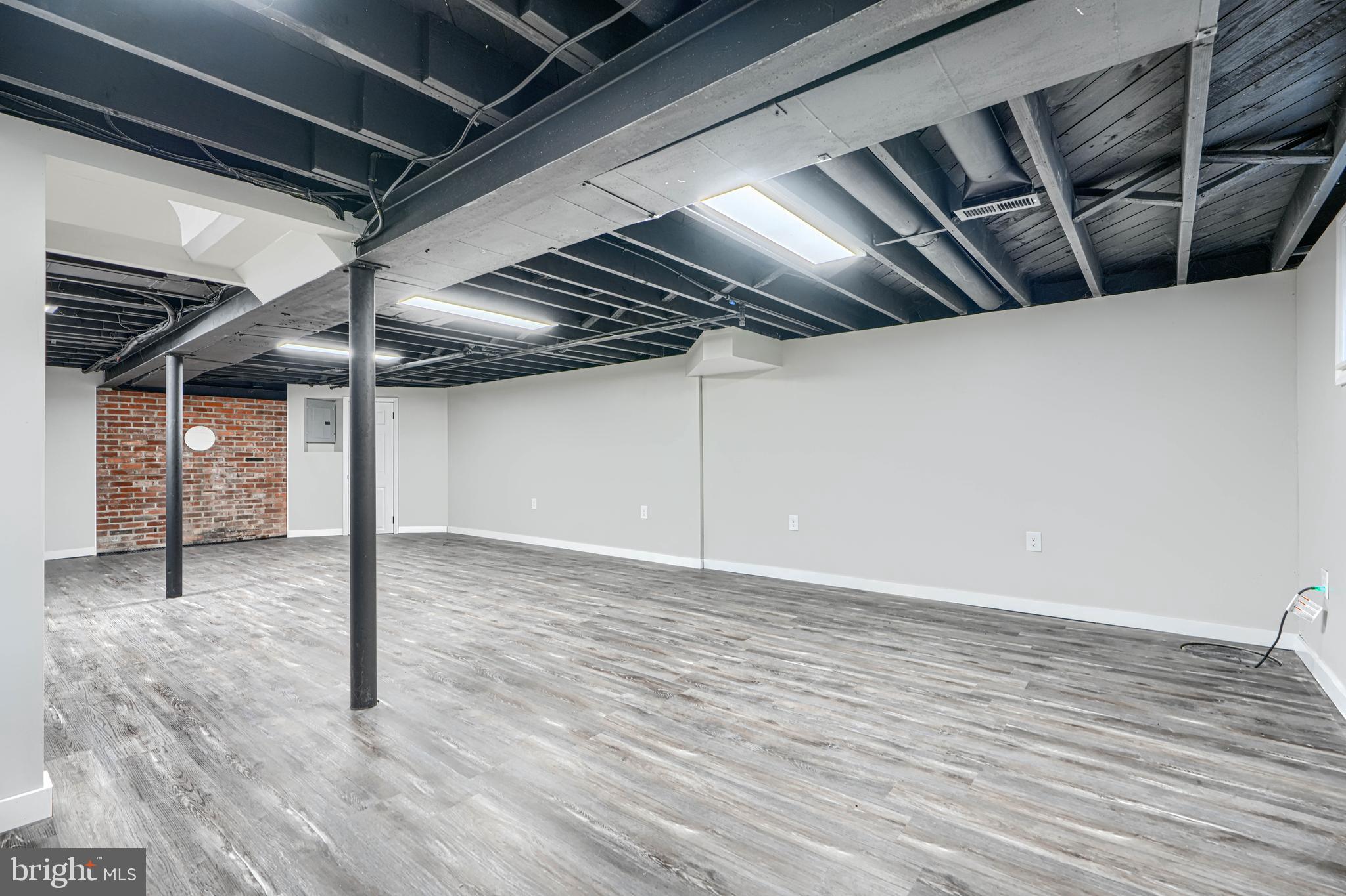 PERRY HALL - Residential