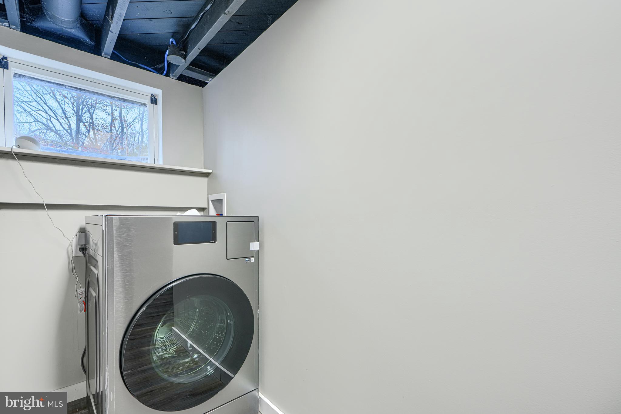 PERRY HALL - Residential