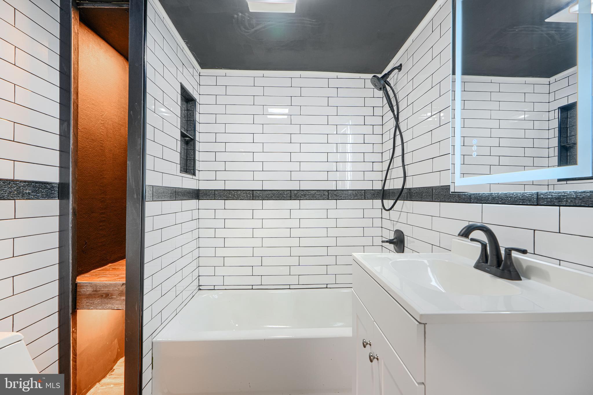 PERRY HALL - Residential