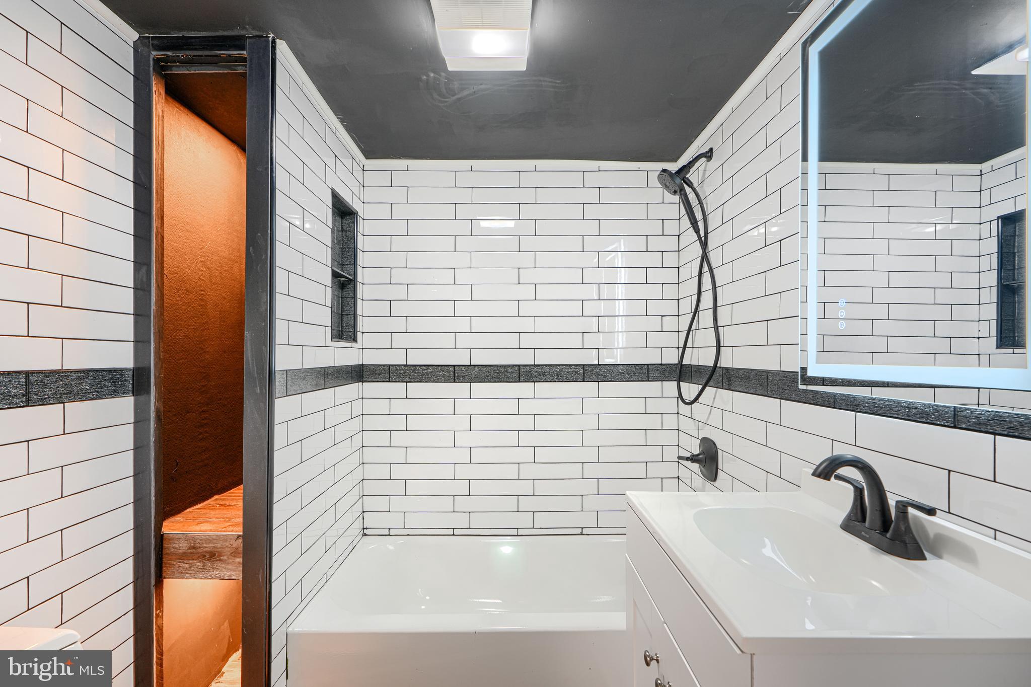 PERRY HALL - Residential