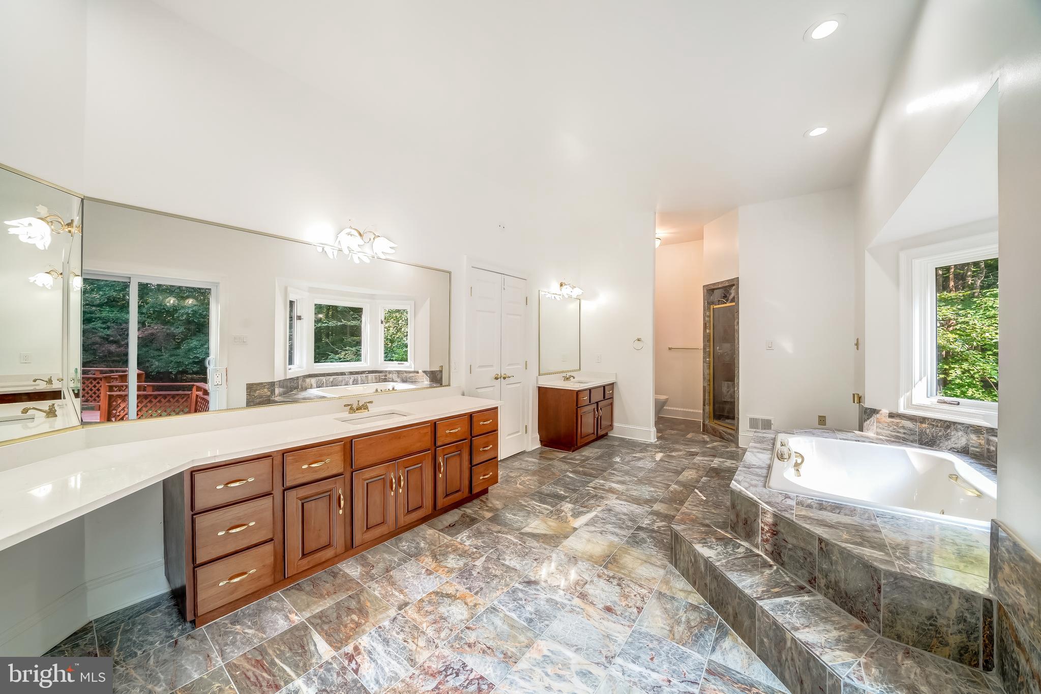 D EVEREUX WEST - Residential