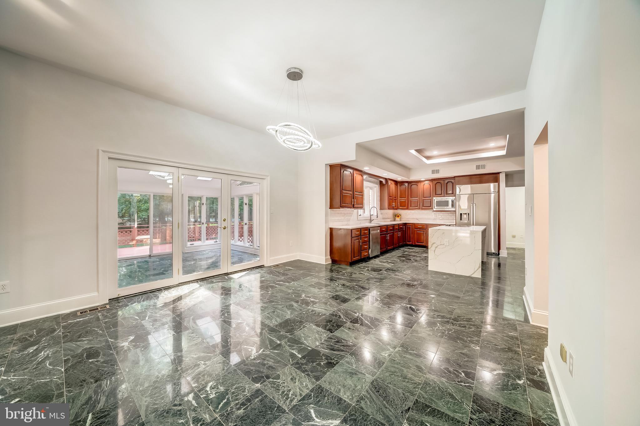 D EVEREUX WEST - Residential