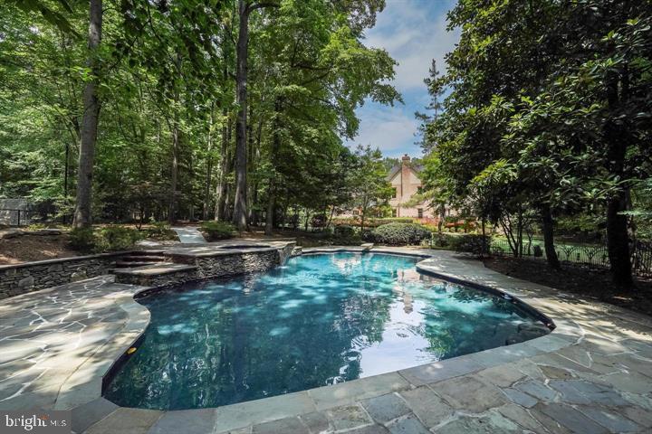 D EVEREUX WEST - Residential