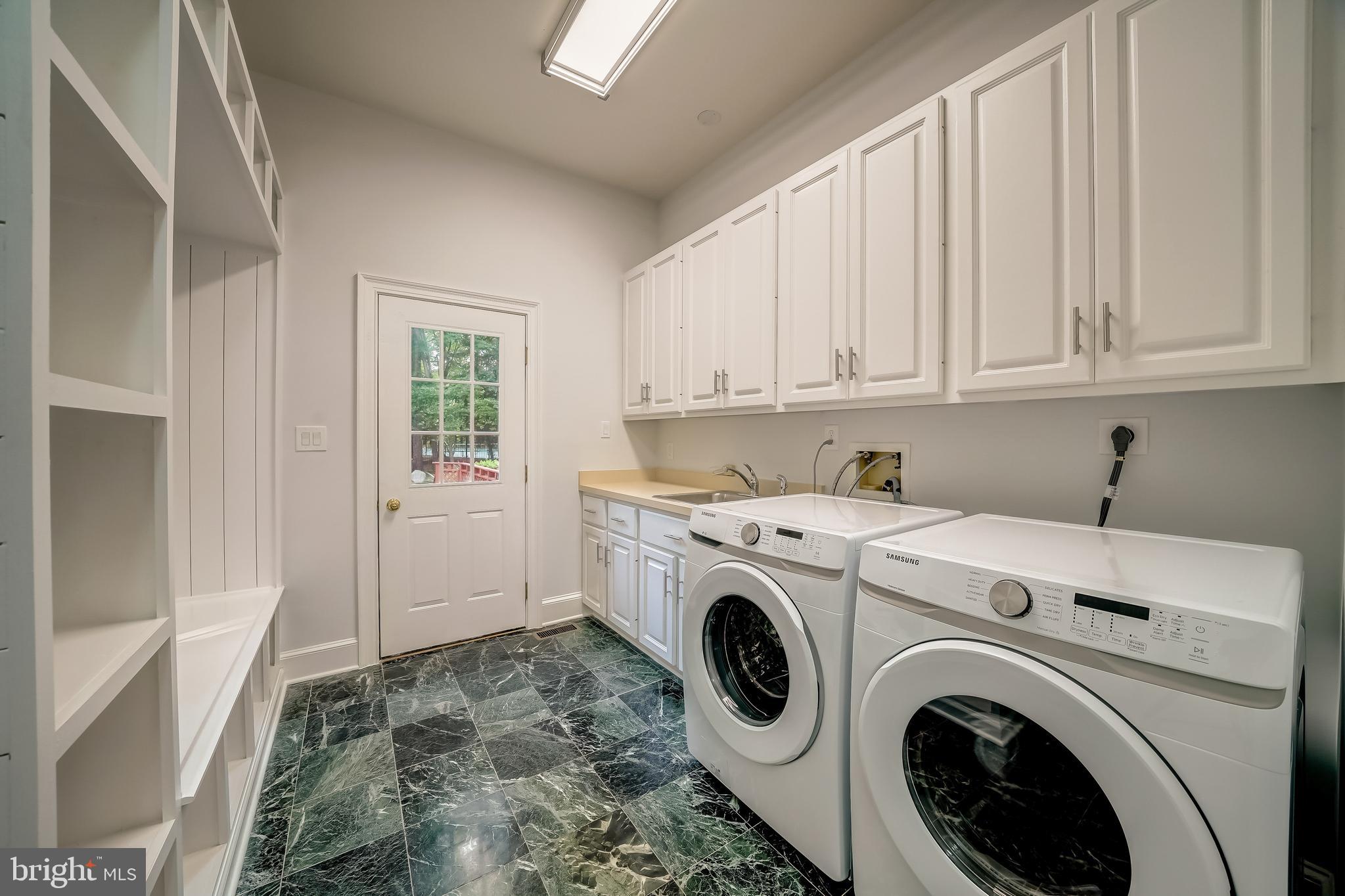 D EVEREUX WEST - Residential