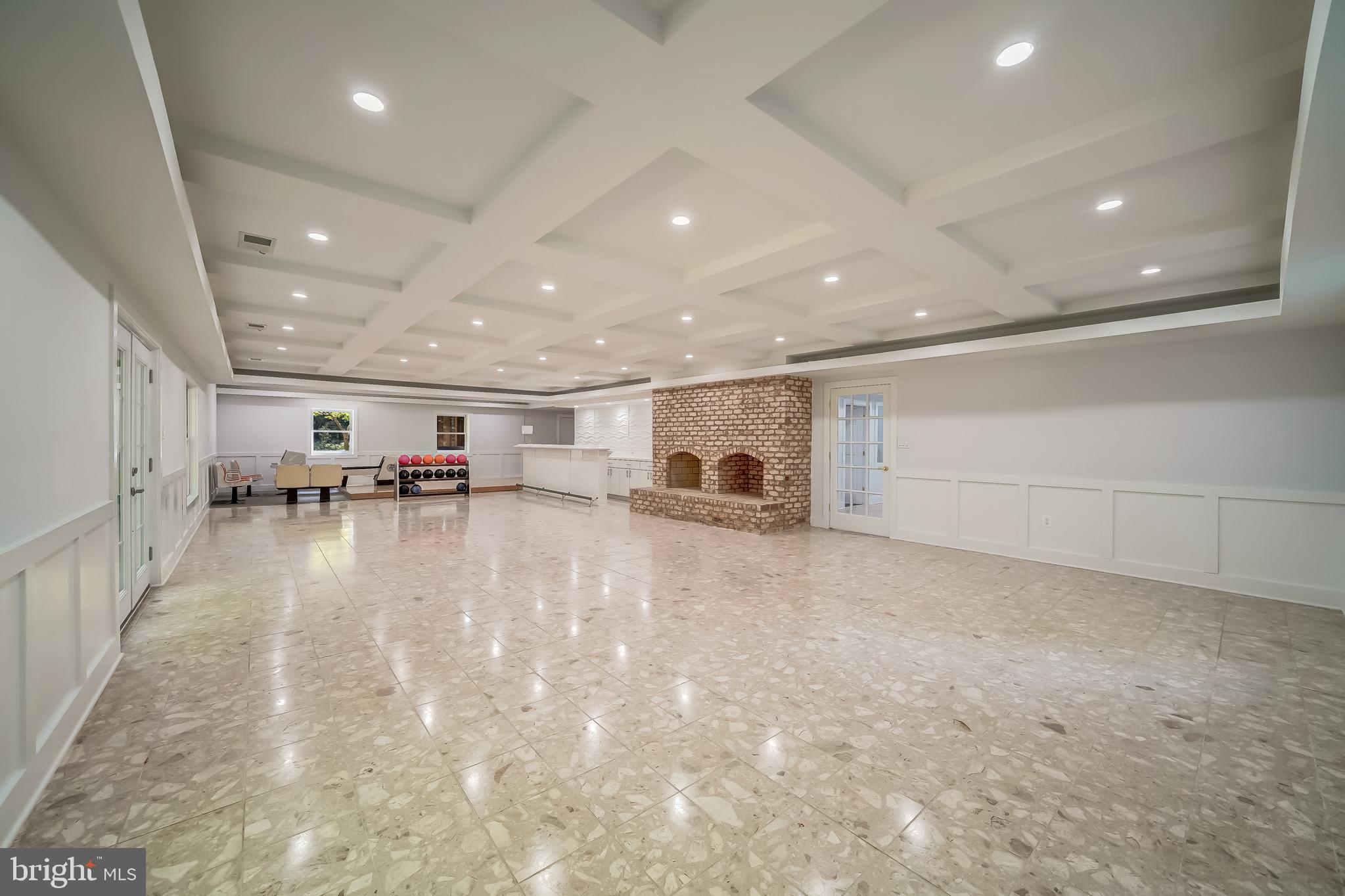 D EVEREUX WEST - Residential