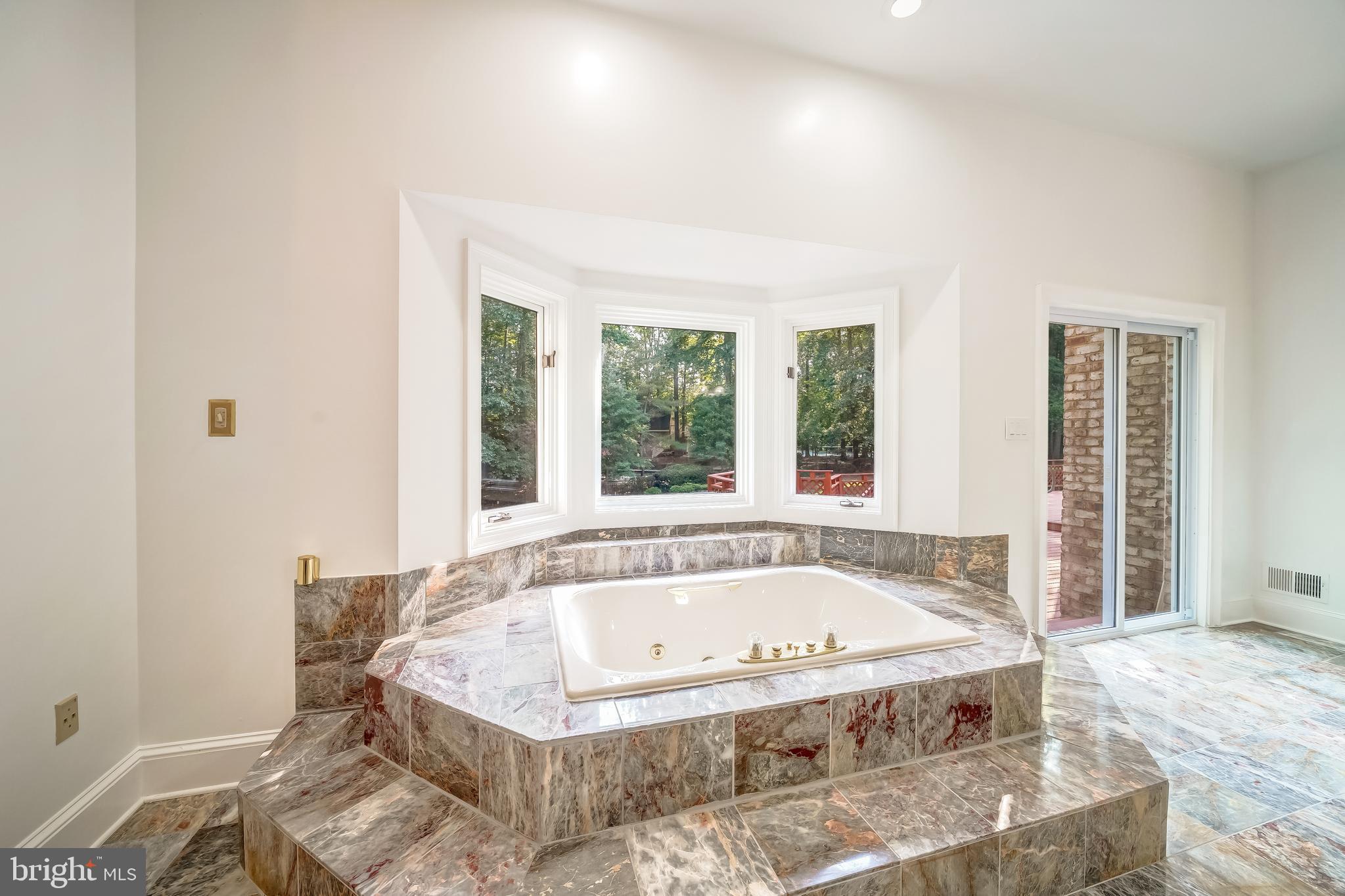 D EVEREUX WEST - Residential